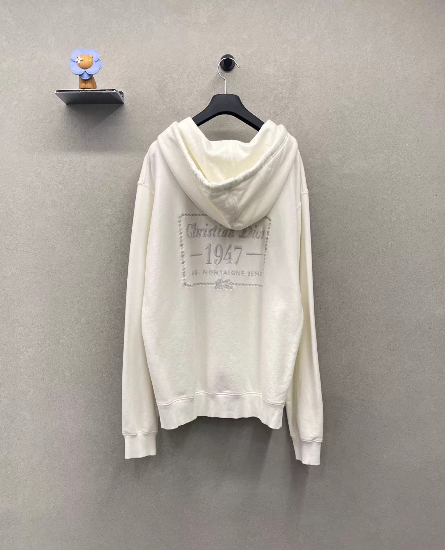 Dior DIOR White Hoodie XL Minimalist Casual Luxury Size US XL / EU 56 / 4 - 2 Thumbnail