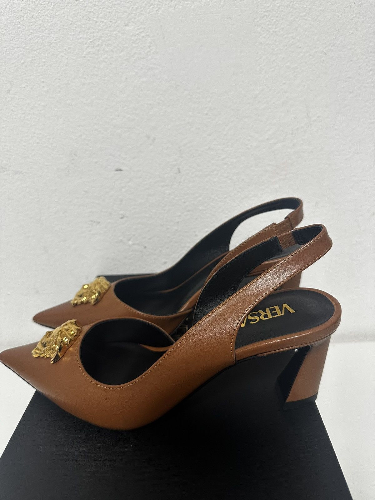 Versace Versace Medusa Slingback Pumps Size US 6 / IT 36 - 4 Thumbnail