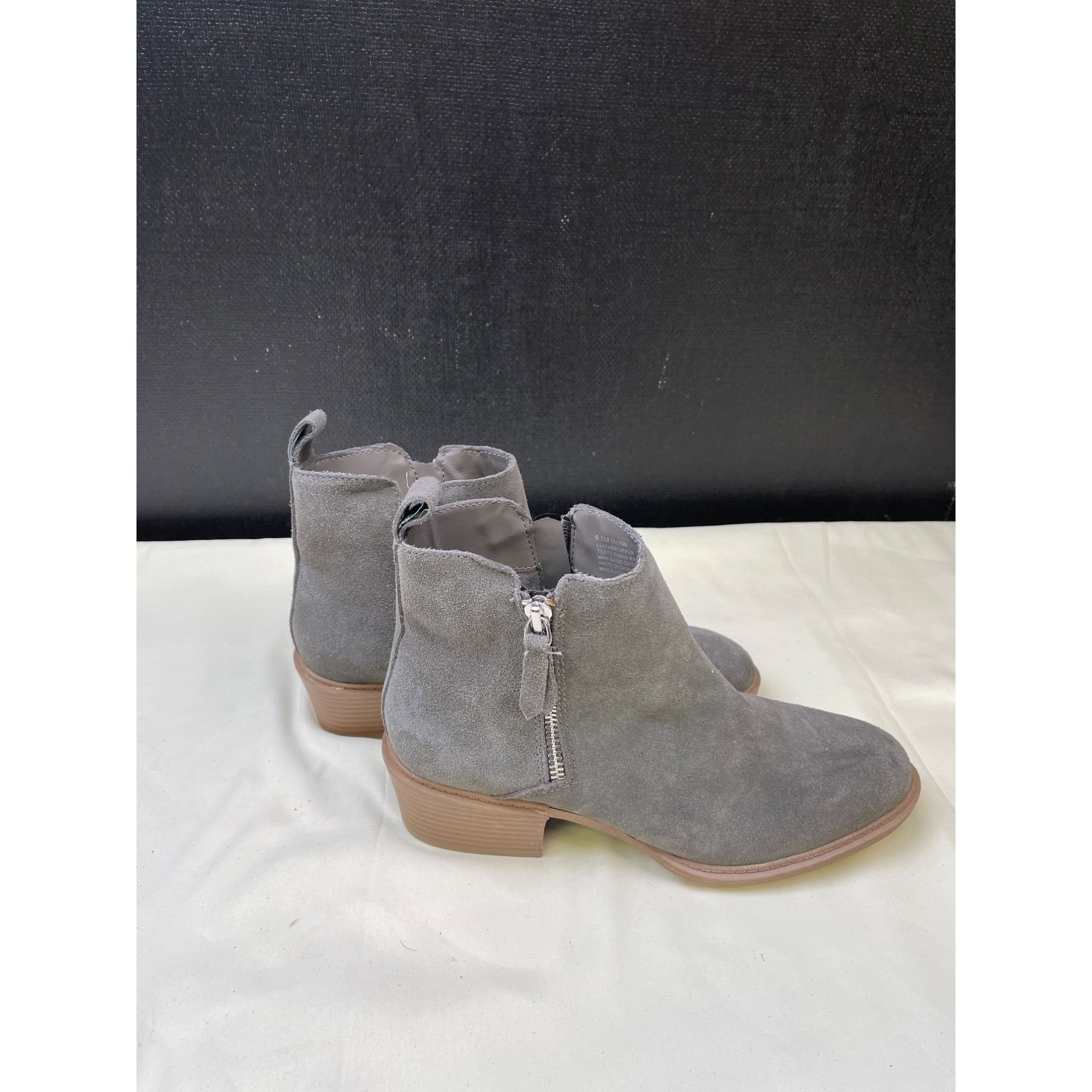 Other Kensie Women's Suede Gray Ankle boots / Shoes Size 6.5 SKU 5 Size US 6.5 / IT 36.5 - 2 Thumbnail