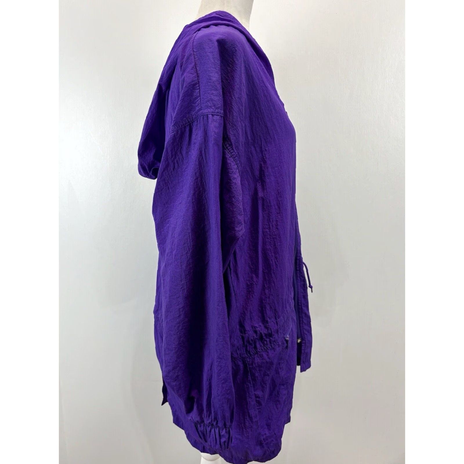 Nike VINTAGE Nike Windbreaker Jacket Women Medium Purple Hooded Mid-Length 90s Nylon Windbreaker, Zip Closure, Activewear, Regular Size, Womens Size M / US 6-8 / IT 42-44 - 4 Thumbnail