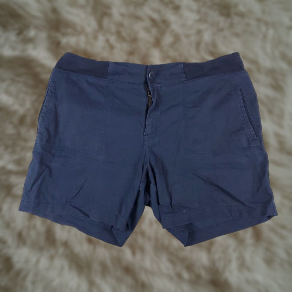 Tommy Hilfiger VINTAGE Tommy Hilfiger Shorts Women 2XL Blue Casual Flat Front Chino Size 36" / US 14 / IT 50 - 1 Thumbnail