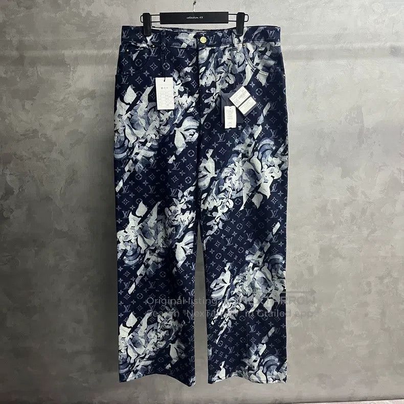 Louis Vuitton Louis Vuitton Multi-color graphic full-print multi-pocket Size US 34 / EU 50 - 1 Thumbnail