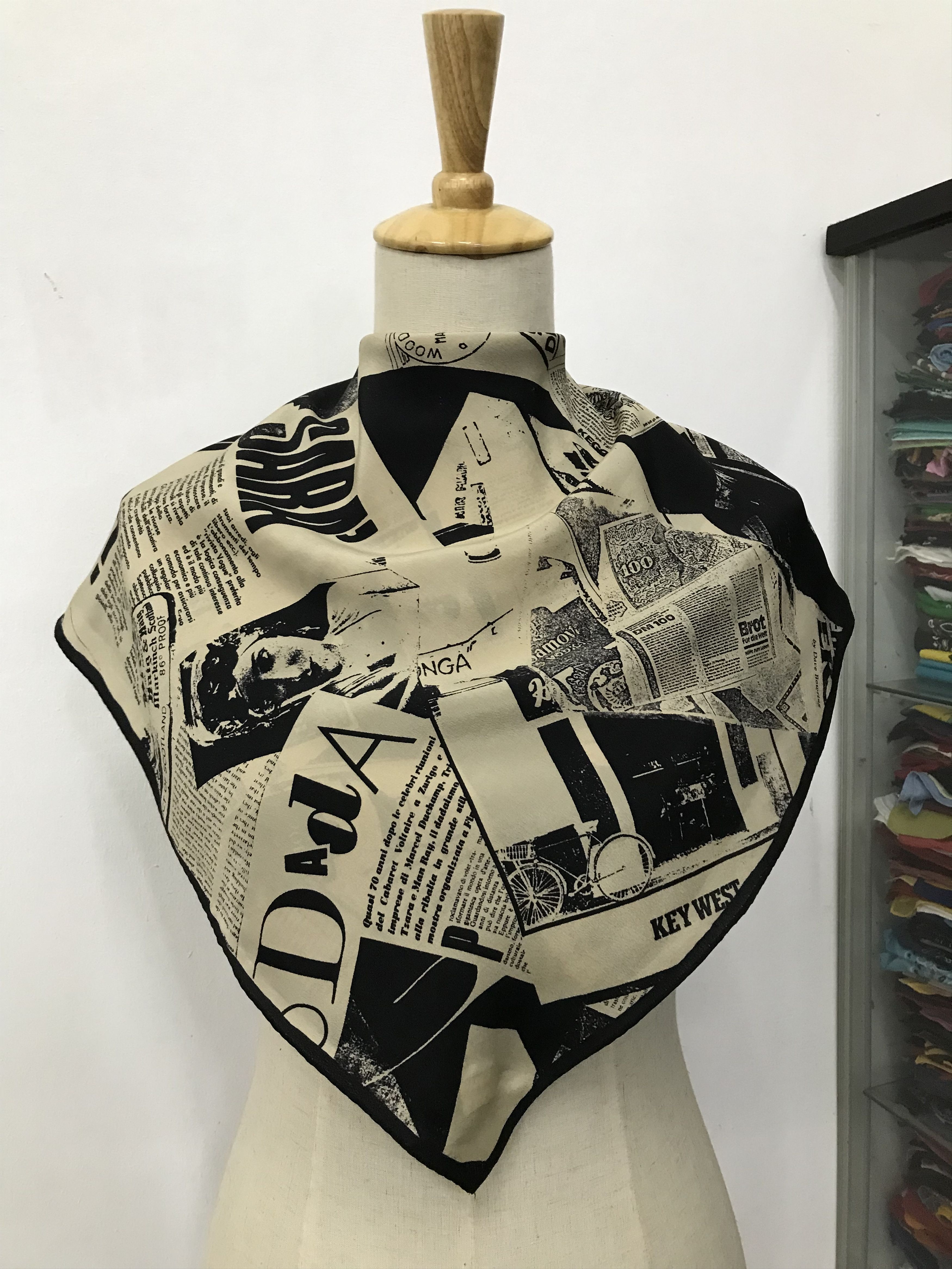 Vintage Vintage Silk Scarf Size ONE SIZE - 1 Thumbnail