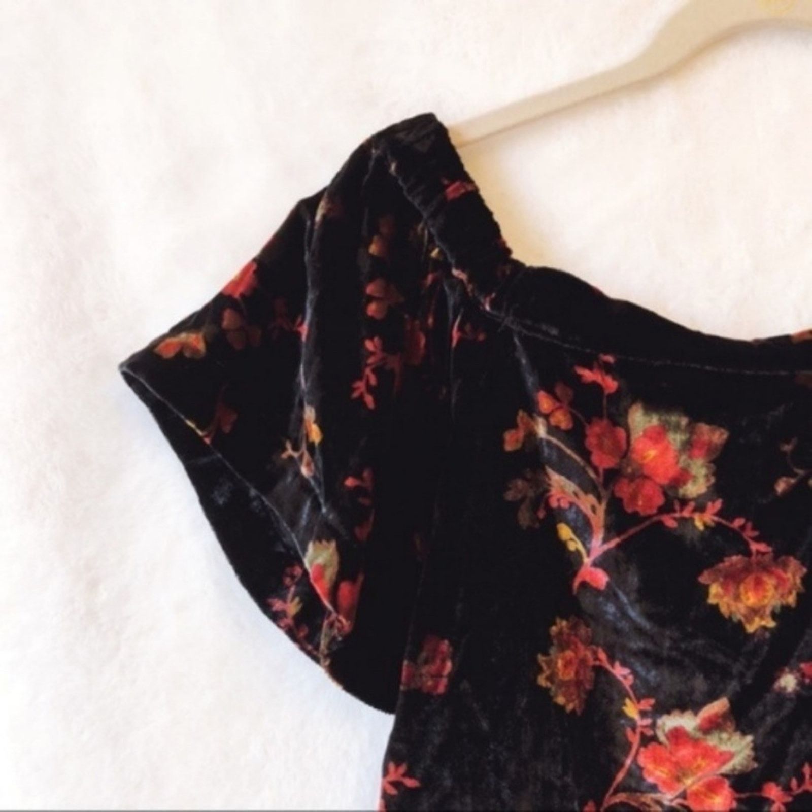 Loft LOFT Fall Floral Velvet Off the Shoulder Top Size S / US 4 / IT 40 - 6 Thumbnail