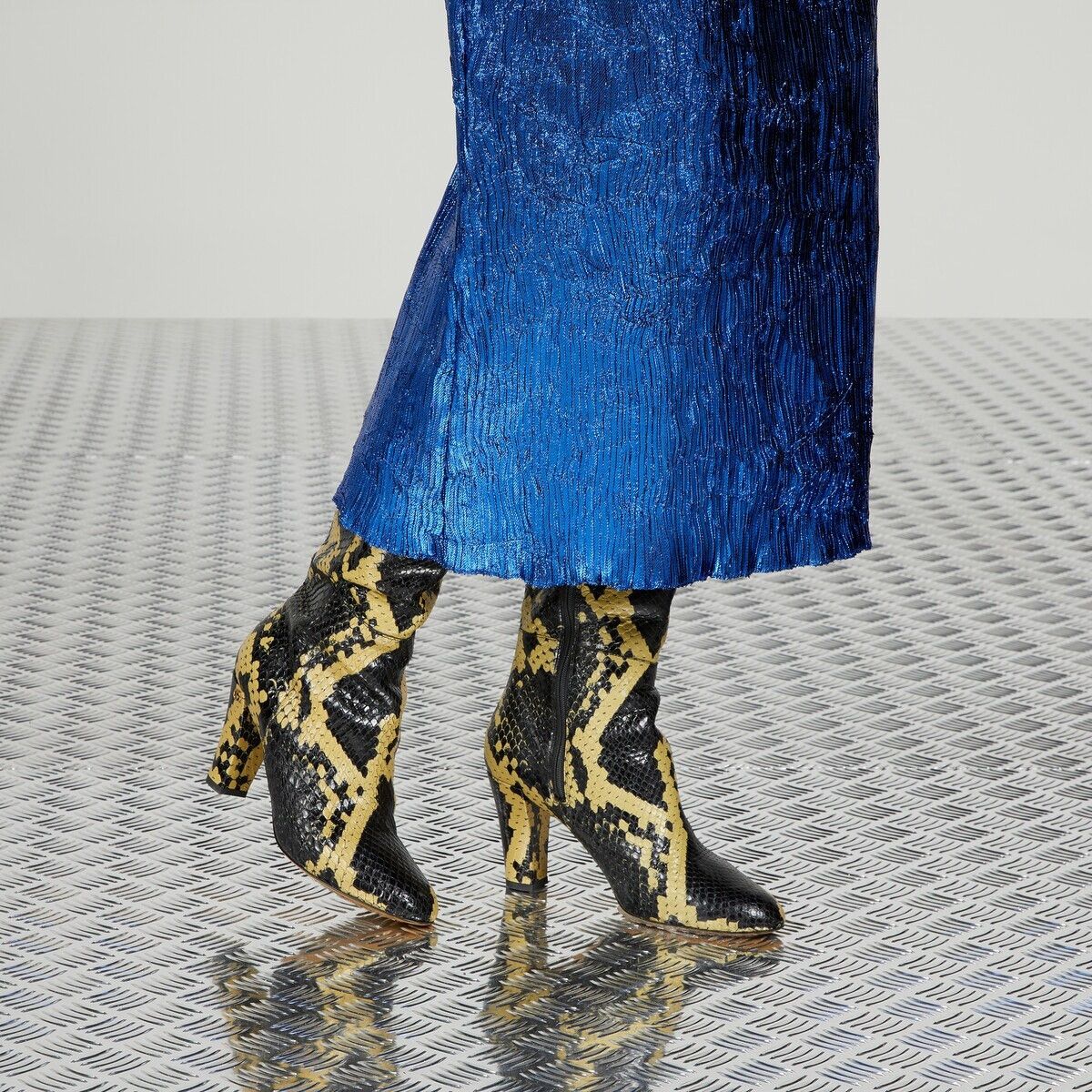 Gucci o1s1wg111025 Lurex Midi Skirt in Blue Size 26" / US 2 / IT 38 - 4 Thumbnail