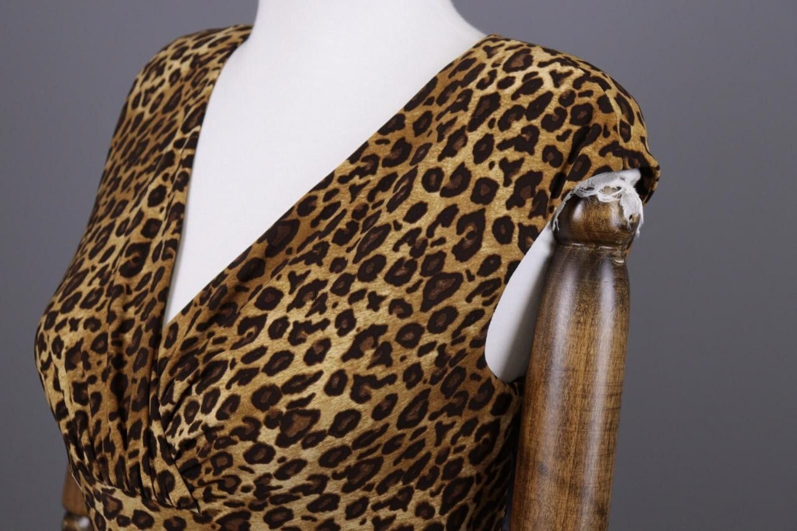 Lauren Ralph Lauren Lauren Ralph Lauren Animals V-Neck Bodycon Dress Size 4 Size S / US 4 / IT 40 - 10 Thumbnail