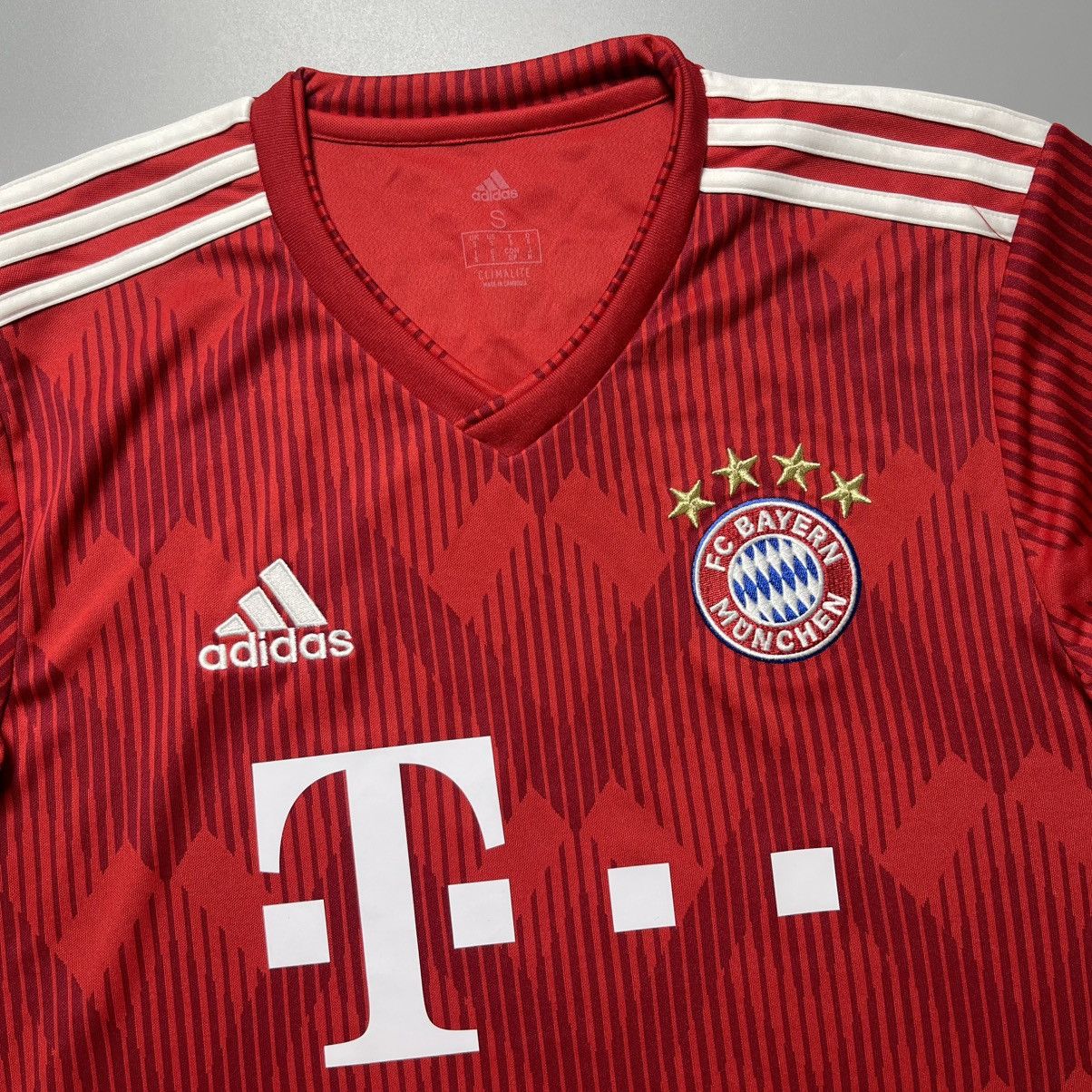 Vintage BAYERN ADIDAS 2018/2019 FOOTBALL HOME JERSEY #9 LEWANDOWSKI Size US S / EU 44-46 / 1 - 4 Thumbnail