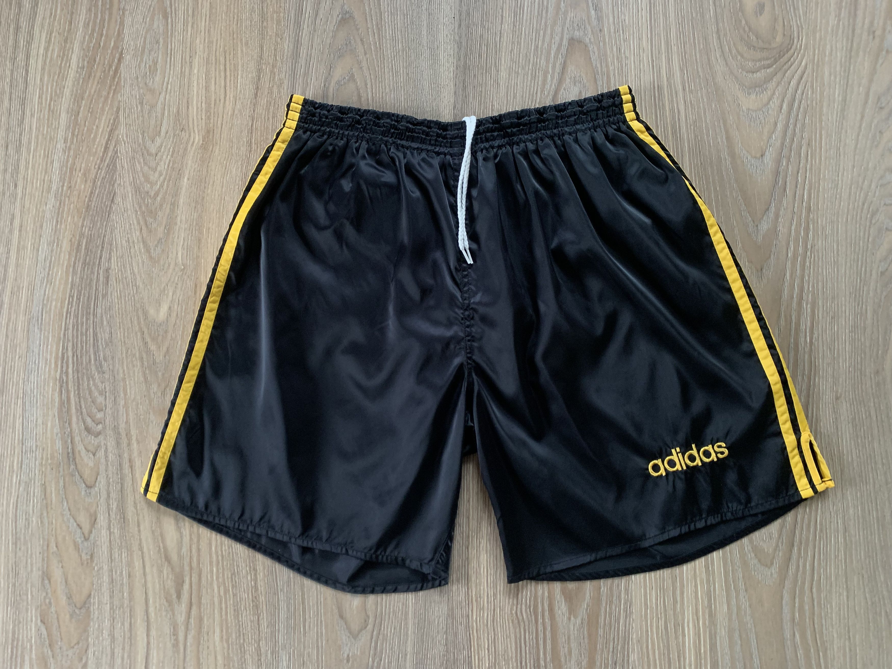 Adidas × Vintage Adidas Rare Nylon Black Yellow Stripe Shorts Size US 38 / EU 54 - 2 Thumbnail