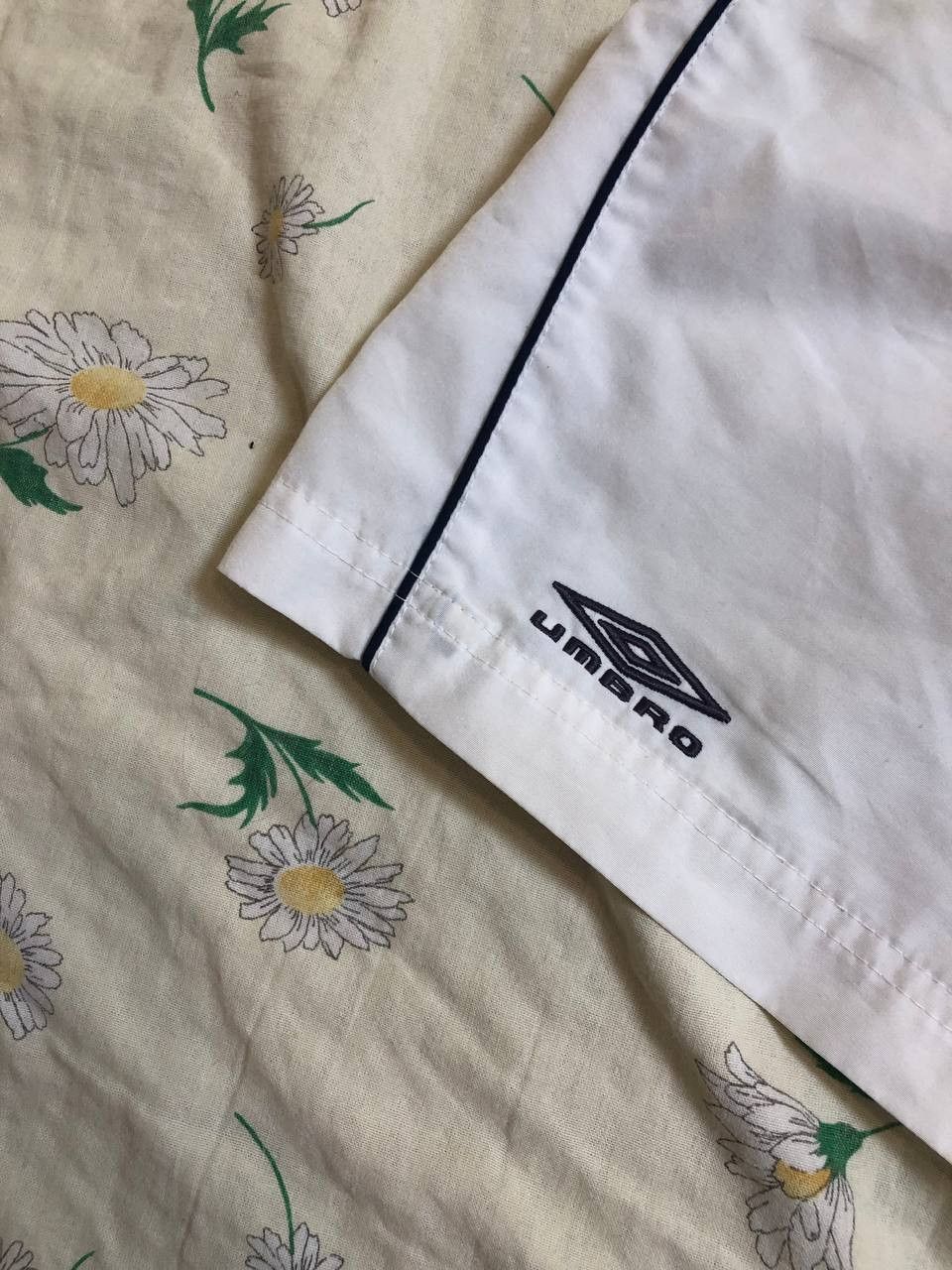 Umbro Mens Vintage Umbro Shorts White USA Size US 32 / EU 48 - 2 Thumbnail