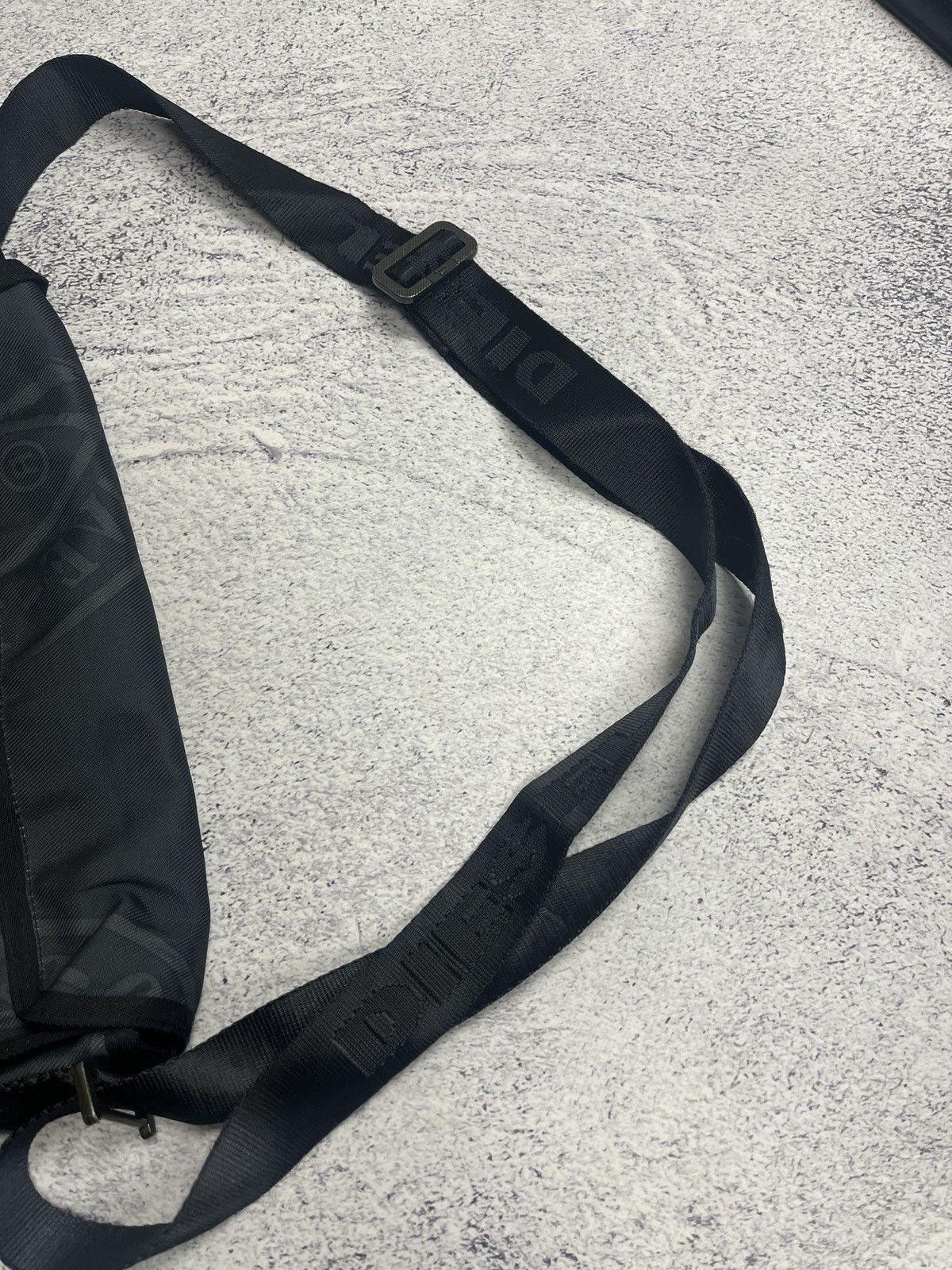 Diesel × Vintage Vintage Diesel Big Logo Messenger Crossbody Bag Hype Y2K Size ONE SIZE - 15 Thumbnail