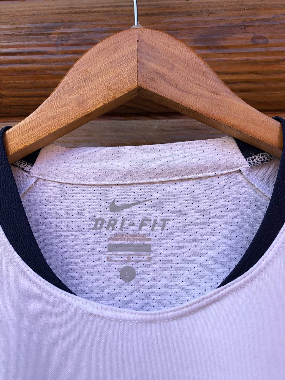 Nike PSG PARIS SAINT GERMAIN FOOTBALL SOCCER SHIRT JERSEY NIKE Size US L / EU 52-54 / 3 - 6 Thumbnail