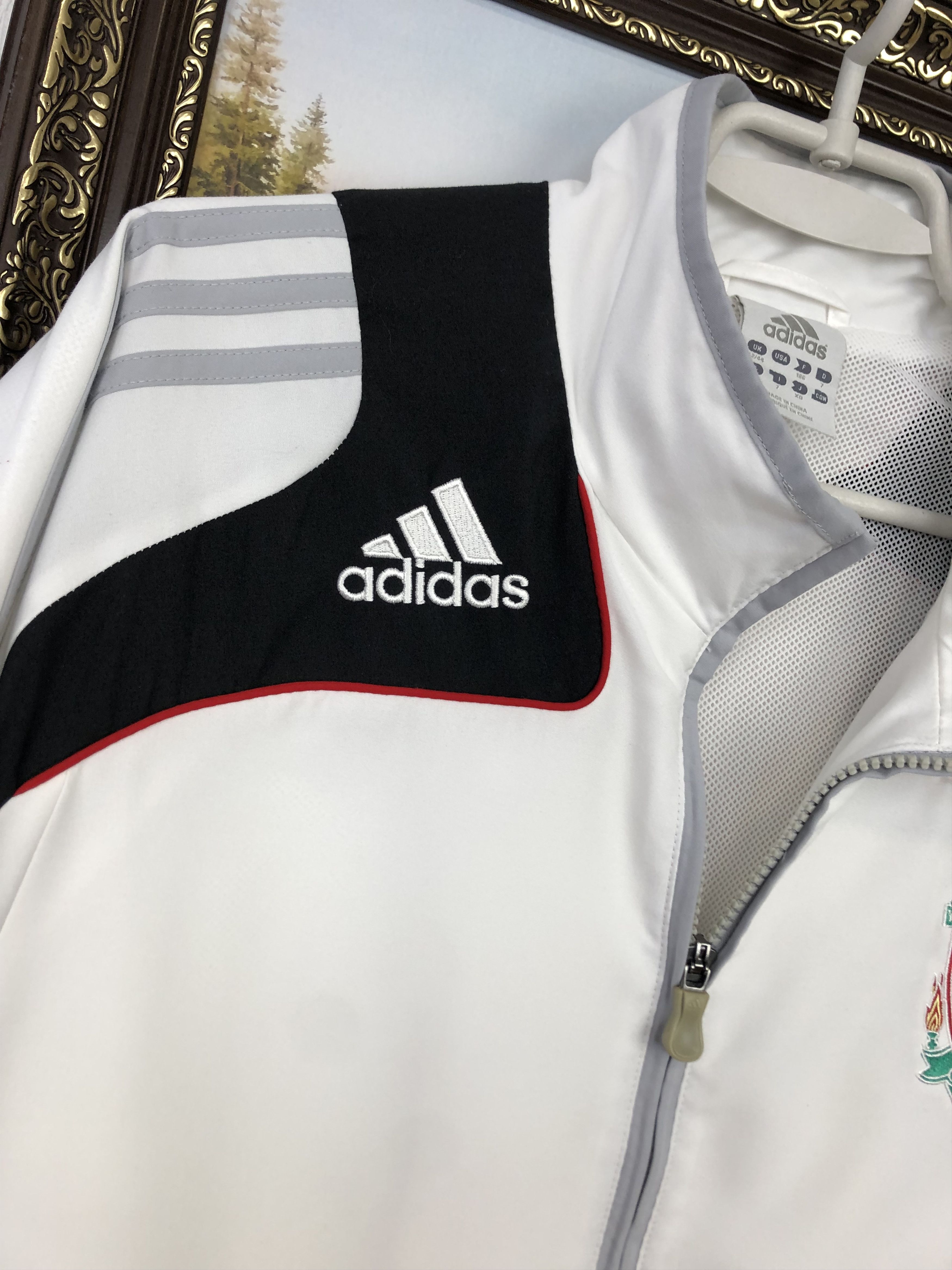 Adidas Vintage Adidas Liverpool Football Jacket Soccer YNWA Size US L / EU 52-54 / 3 - 4 Thumbnail