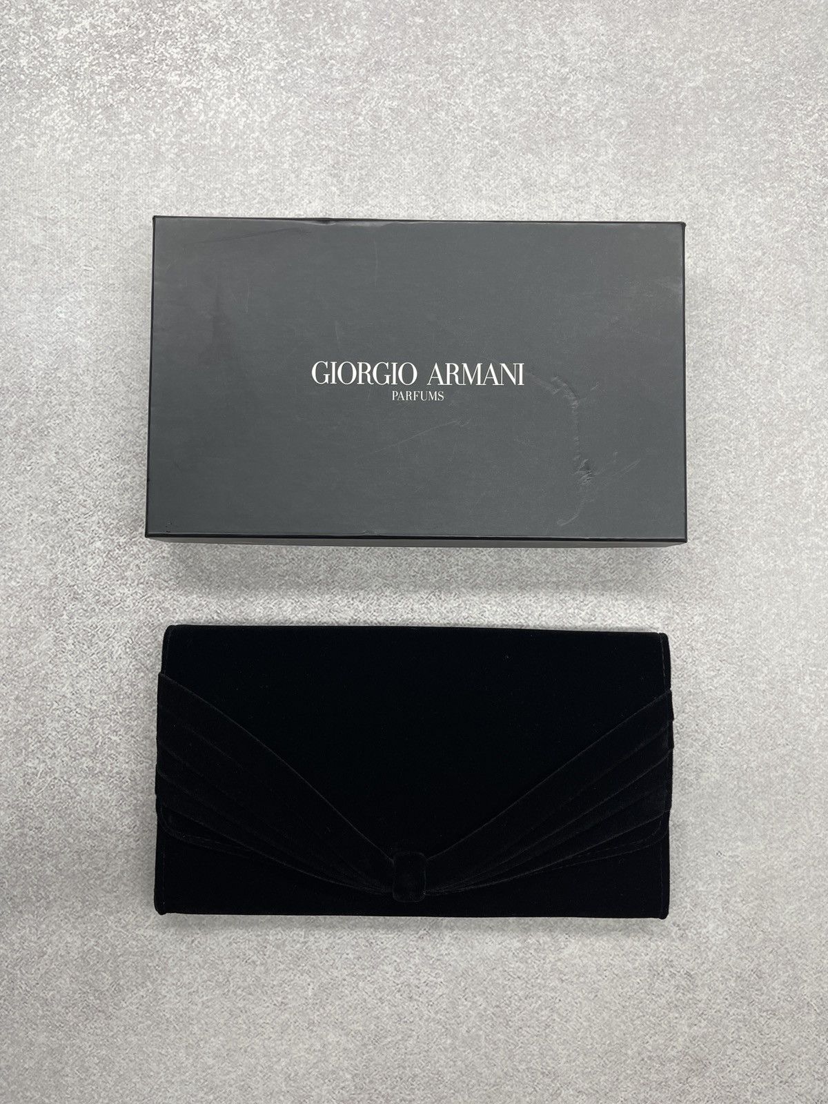 Giorgio Armani New Giorgio Armani Black Velour Clutch Size ONE SIZE - 2 Thumbnail