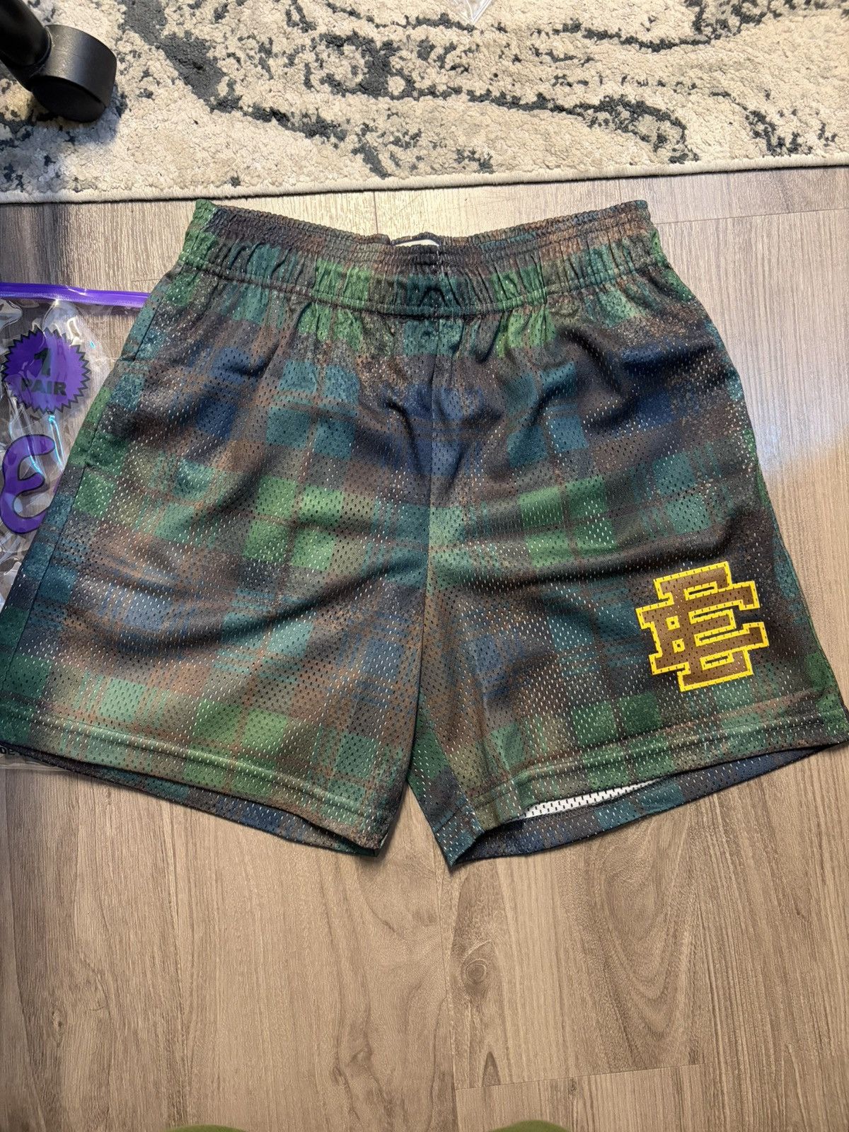 Eric Emanuel Eric Emanuel Green Plaid Shorts Size US 32 / EU 48 - 1 Thumbnail