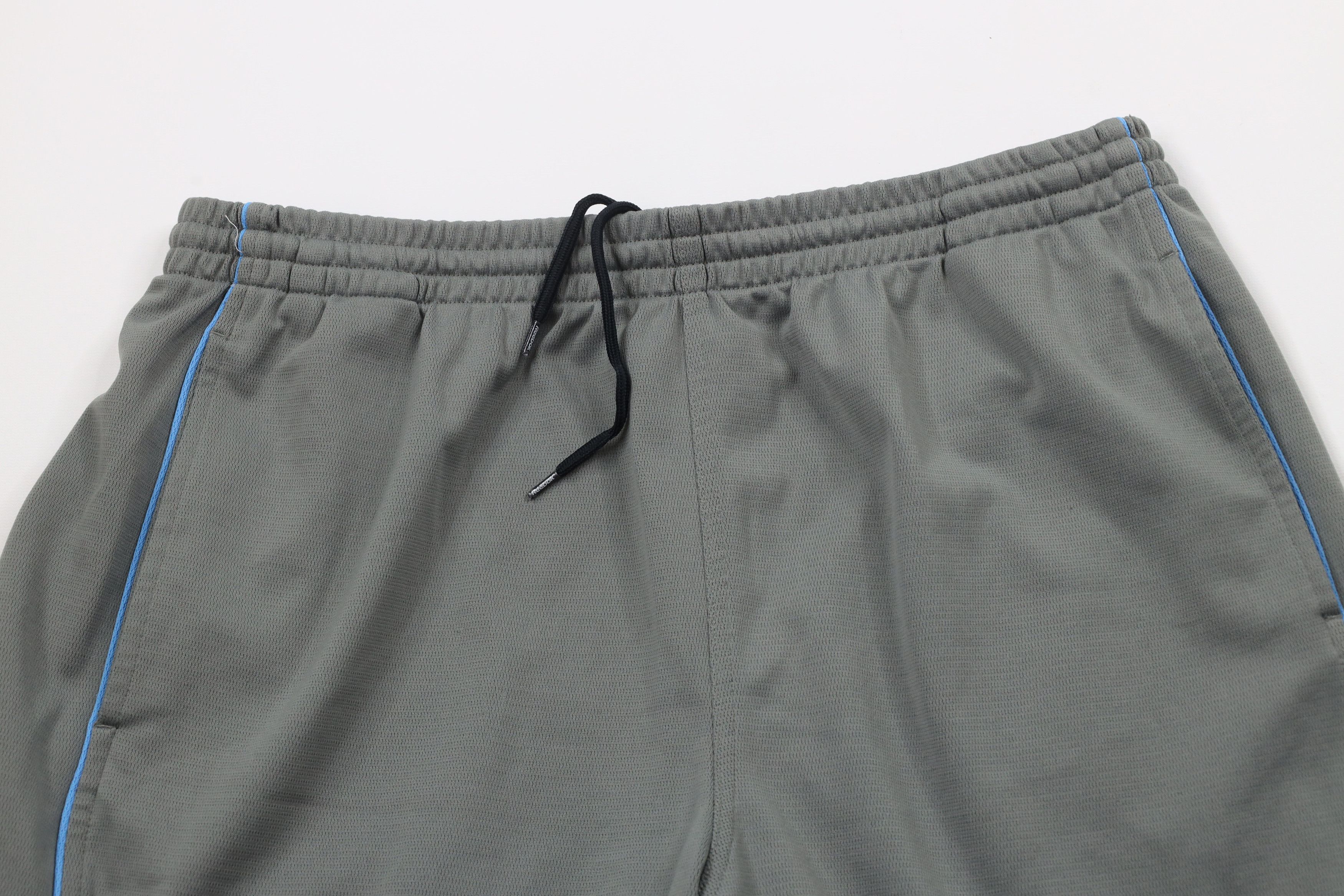 Reebok × Vintage Vintage 90s Reebok Block Classic Logo Above Knee Shorts Gray Size US 36 / EU 52 - 2 Thumbnail