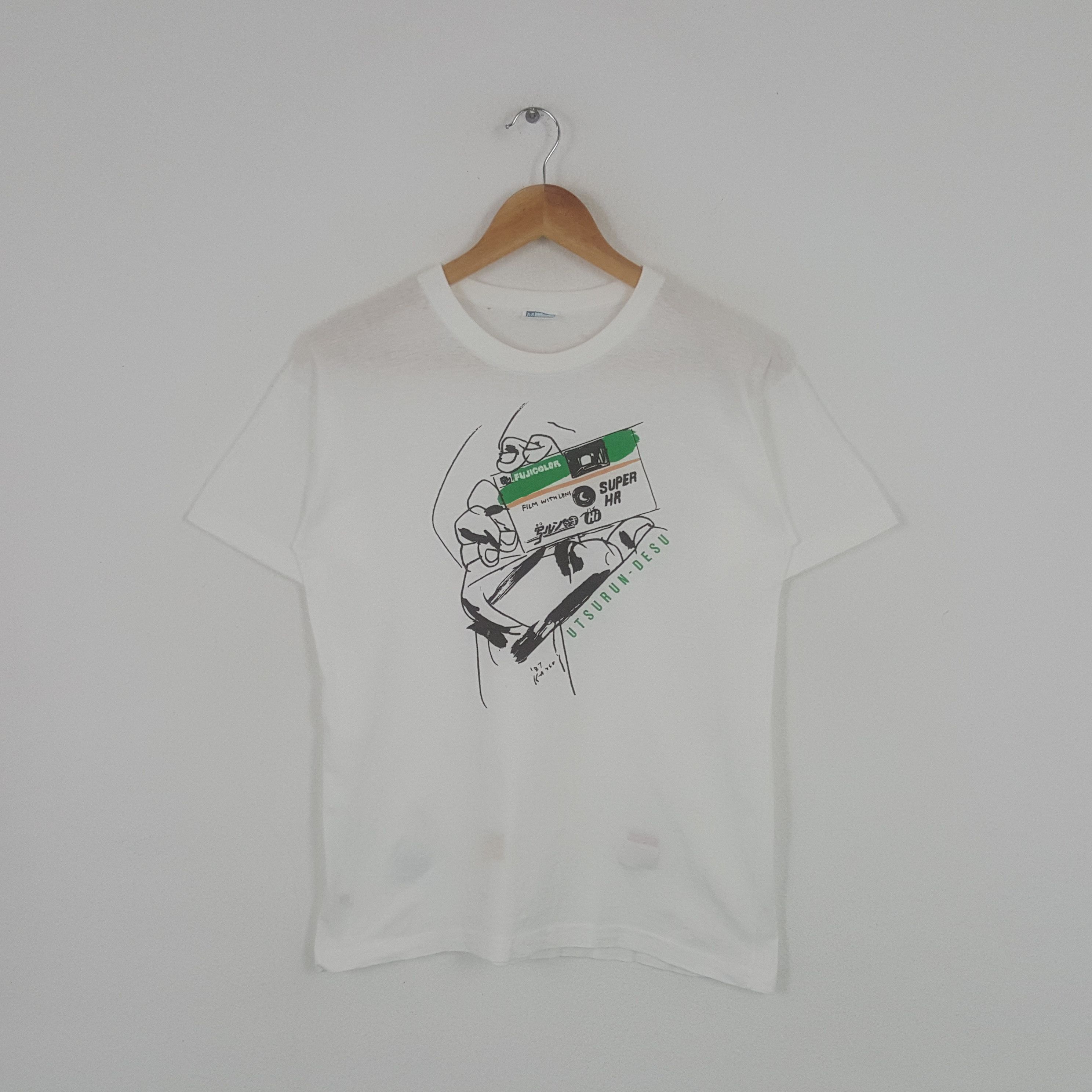 Vintage Fujicolor Utsurun Desu Japanese Camera Photo Tshirt