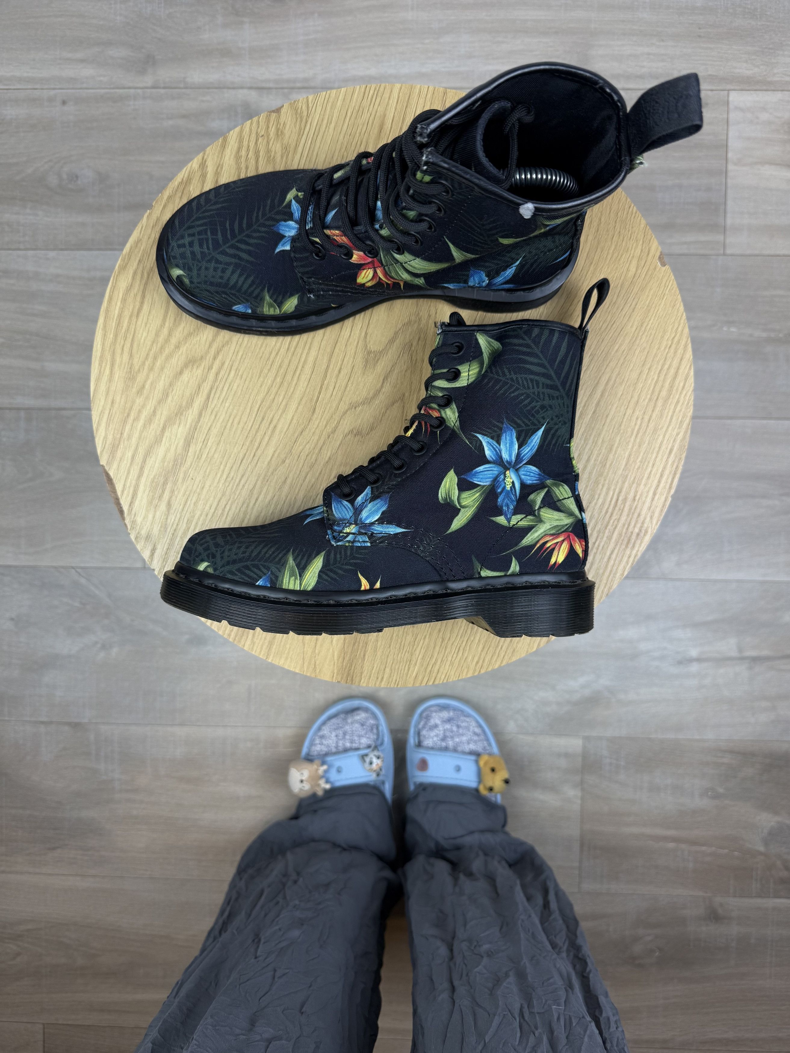 Dr. Martens Dr. Martens Hawaiian Castel Vegan Black Floral Women's EUR37 Size US 7 / IT 37 - 1 Thumbnail