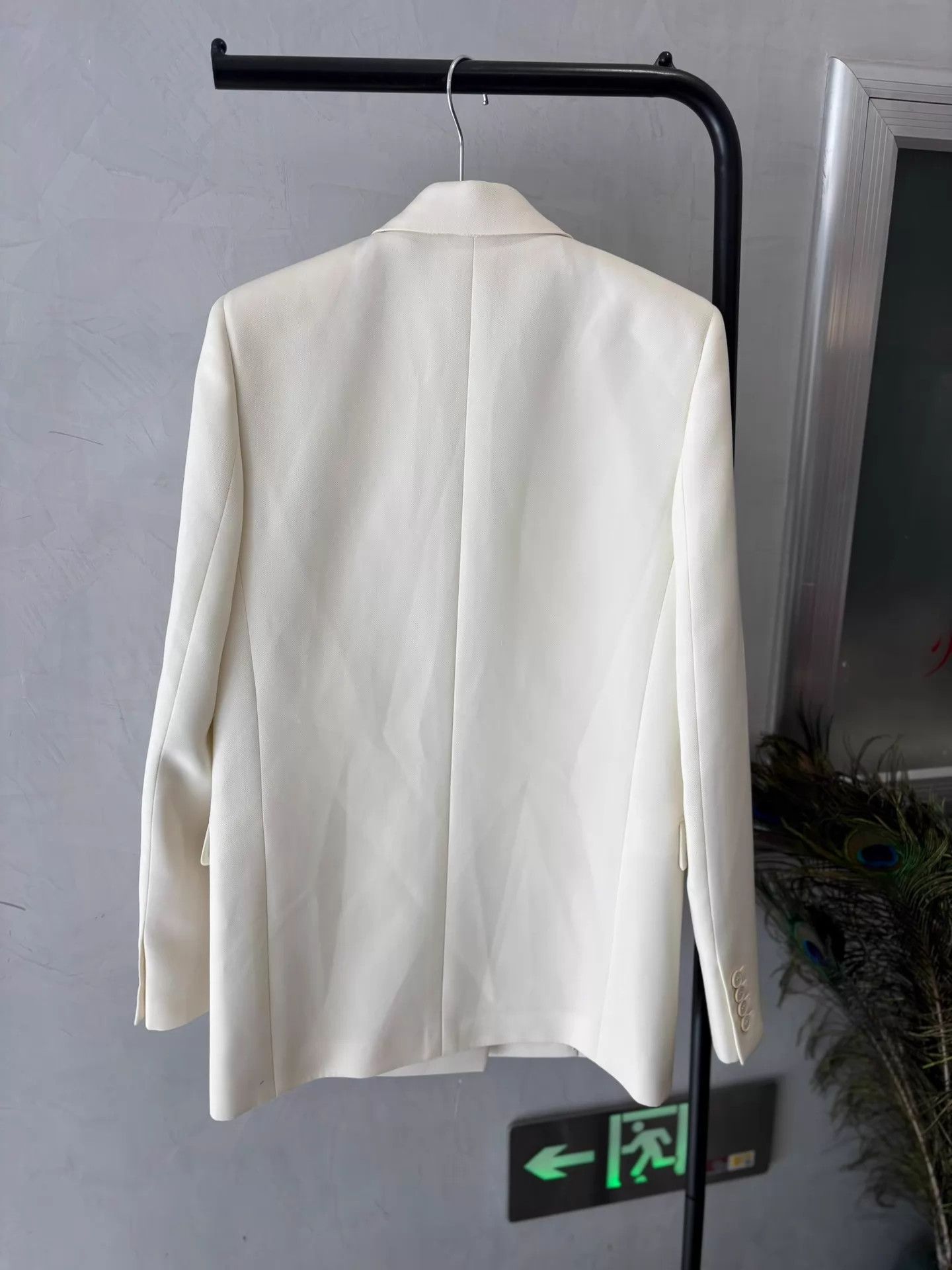 Yves Saint Laurent YSL White Double-Breasted Wool Blazer Size 36 NWT Size XS / US 0-2 / IT 36-38 - 3 Thumbnail