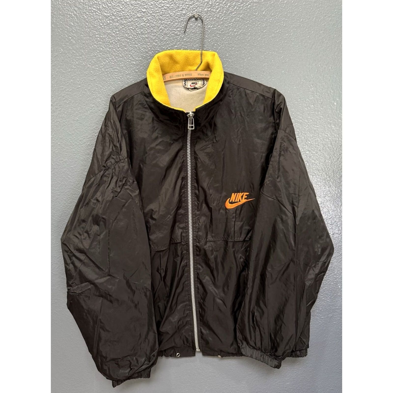 Nike VINTAGE Nike Swoosh Black Nylon Zip Windbreaker Jacket XL Men's 90s Theme Size US XL / EU 56 / 4 - 3 Thumbnail