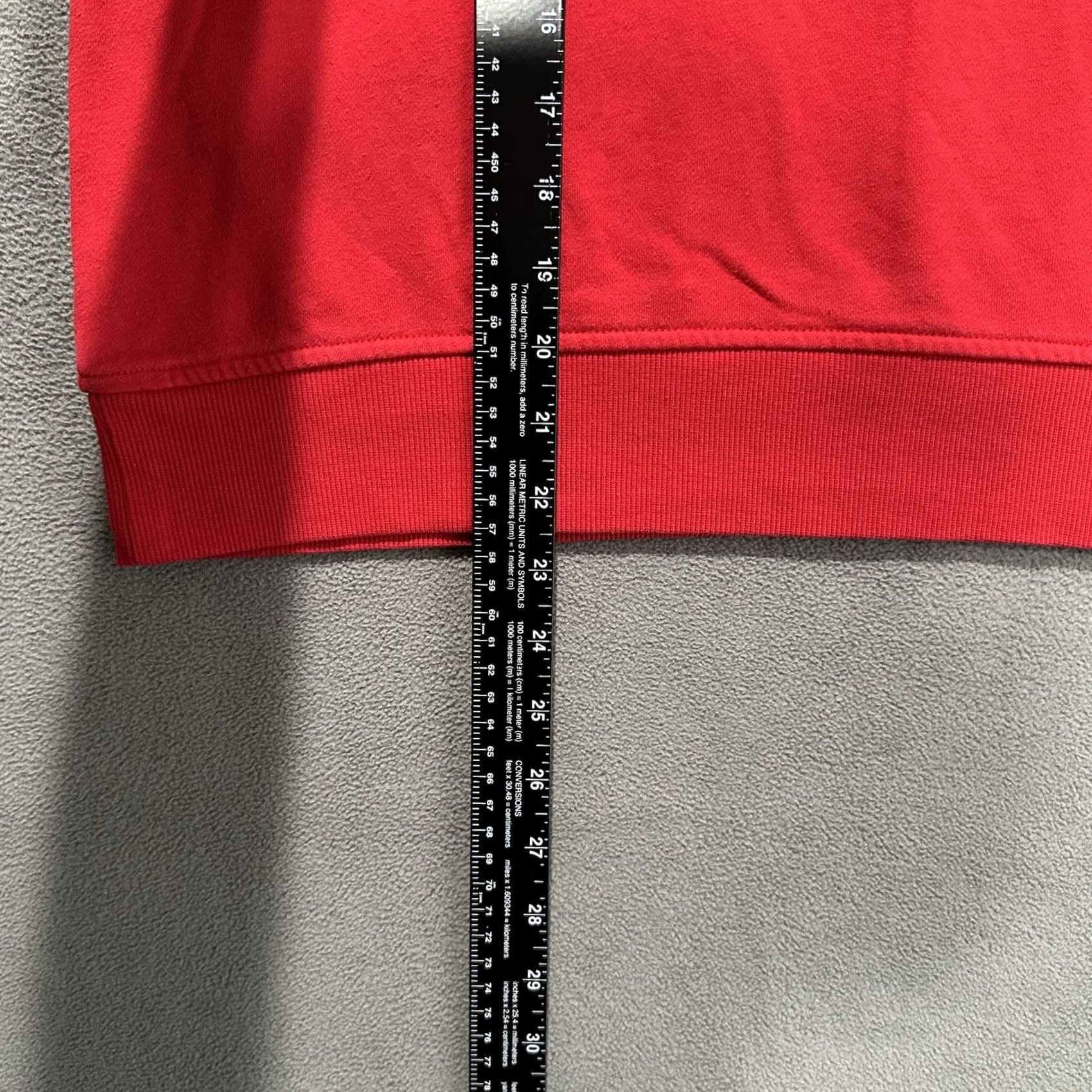 Old Navy Old Navy Sweater Womens Large Crew Crop Robbie Red Stars Logo Graphic Print EUC Size S / US 4 / IT 40 - 8 Thumbnail