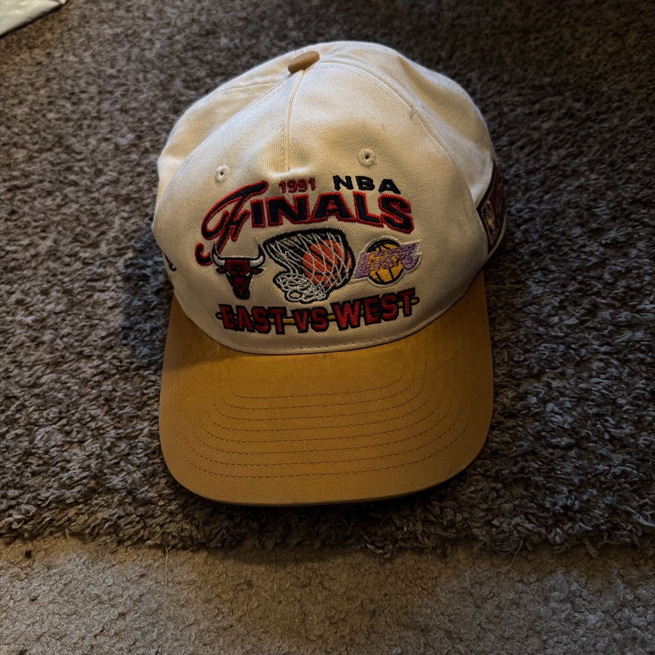 Mitchell & Ness Vintage bulls 1990’s hat Size ONE SIZE - 1 Thumbnail