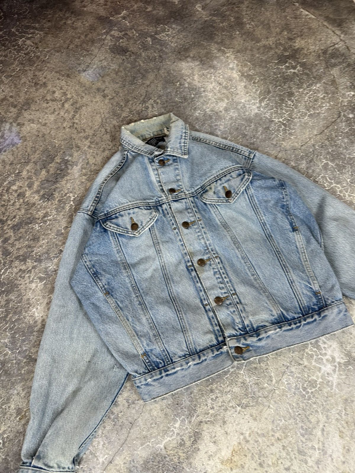 Vintage × Warner Bros Vintage Distressed Taz Denim Jacket Size US S / EU 44-46 / 1 - 8 Thumbnail