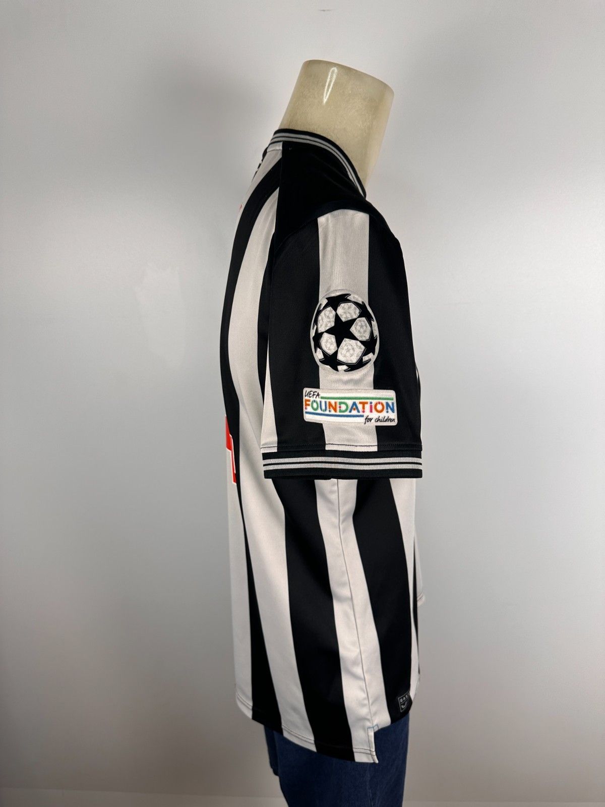Castore Newcastle 2023 Football Shirt Soccer Jersey #14 Isak Size L Size US L / EU 52-54 / 3 - 4 Thumbnail