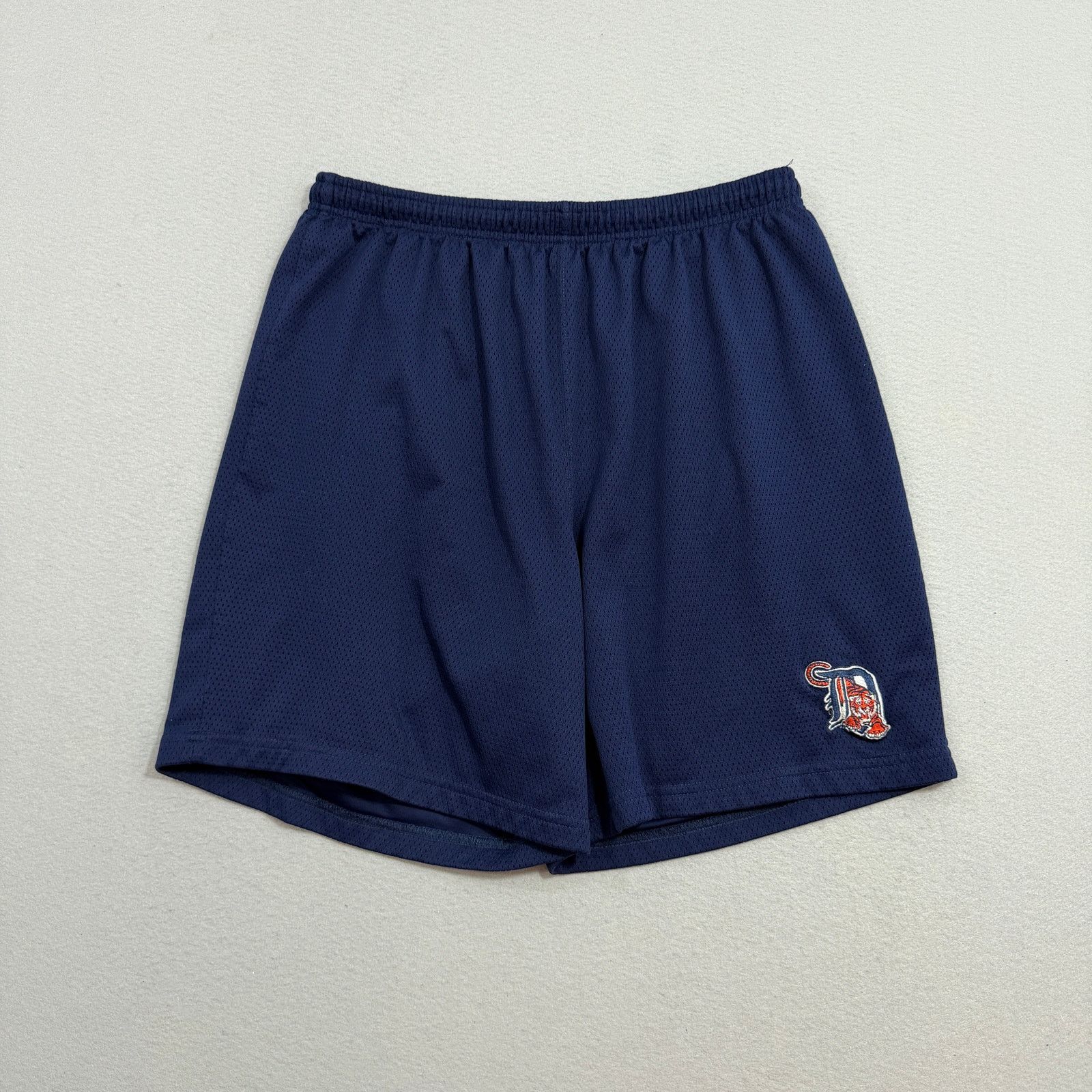 Vintage Vintage Detroit Tigers Shorts Men's XL Blue 8" Inseam y2k Size US 36 / EU 52 - 1 Thumbnail