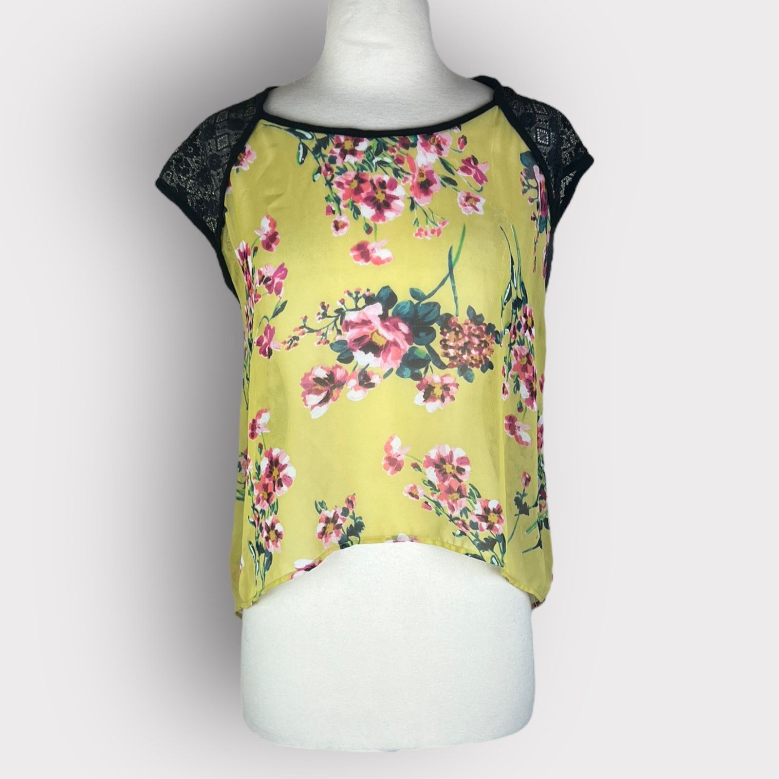 Vintage Chloe K | Vintage Y2K Floral Lace Blouse | Medium Size M / US 6-8 / IT 42-44 - 1 Thumbnail