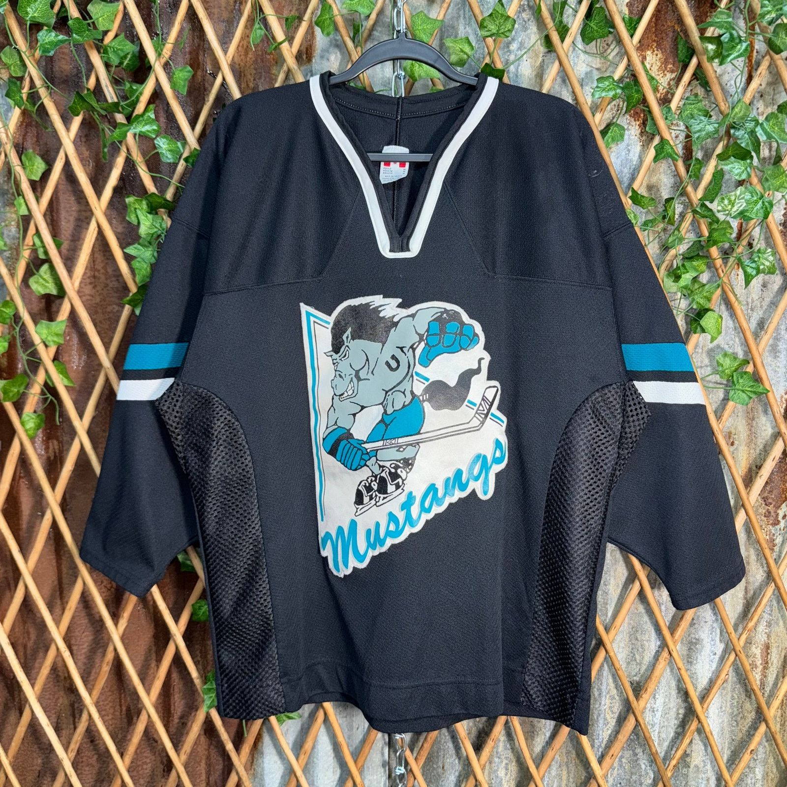 NHL Vintage Y2K NHL sportswear canada 90s Mustangs hockey jersey Size US M / EU 48-50 / 2 - 1 Thumbnail