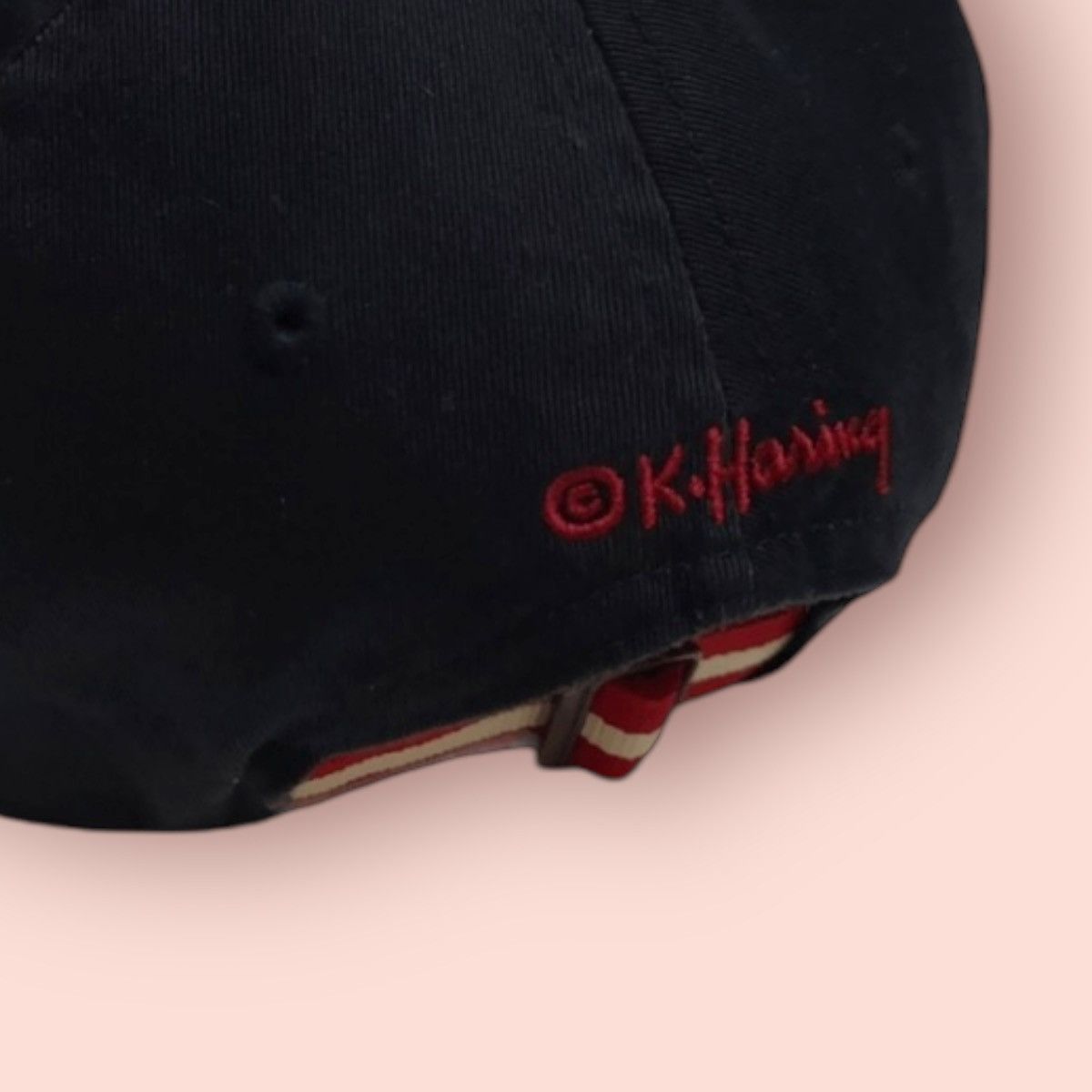 Jun Takahashi VINTAGE KEITH HARING X UNIQLO BIG LOGO STRAPBACK Size ONE SIZE - 6 Thumbnail
