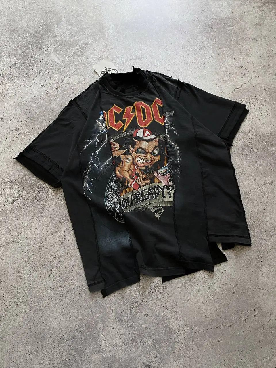 AC/DC ARCHIVE CHEAP MONDAY UPCYCLING AC/DC VINTAGE T SHIRT Size US M / EU 48-50 / 2 - 1 Thumbnail