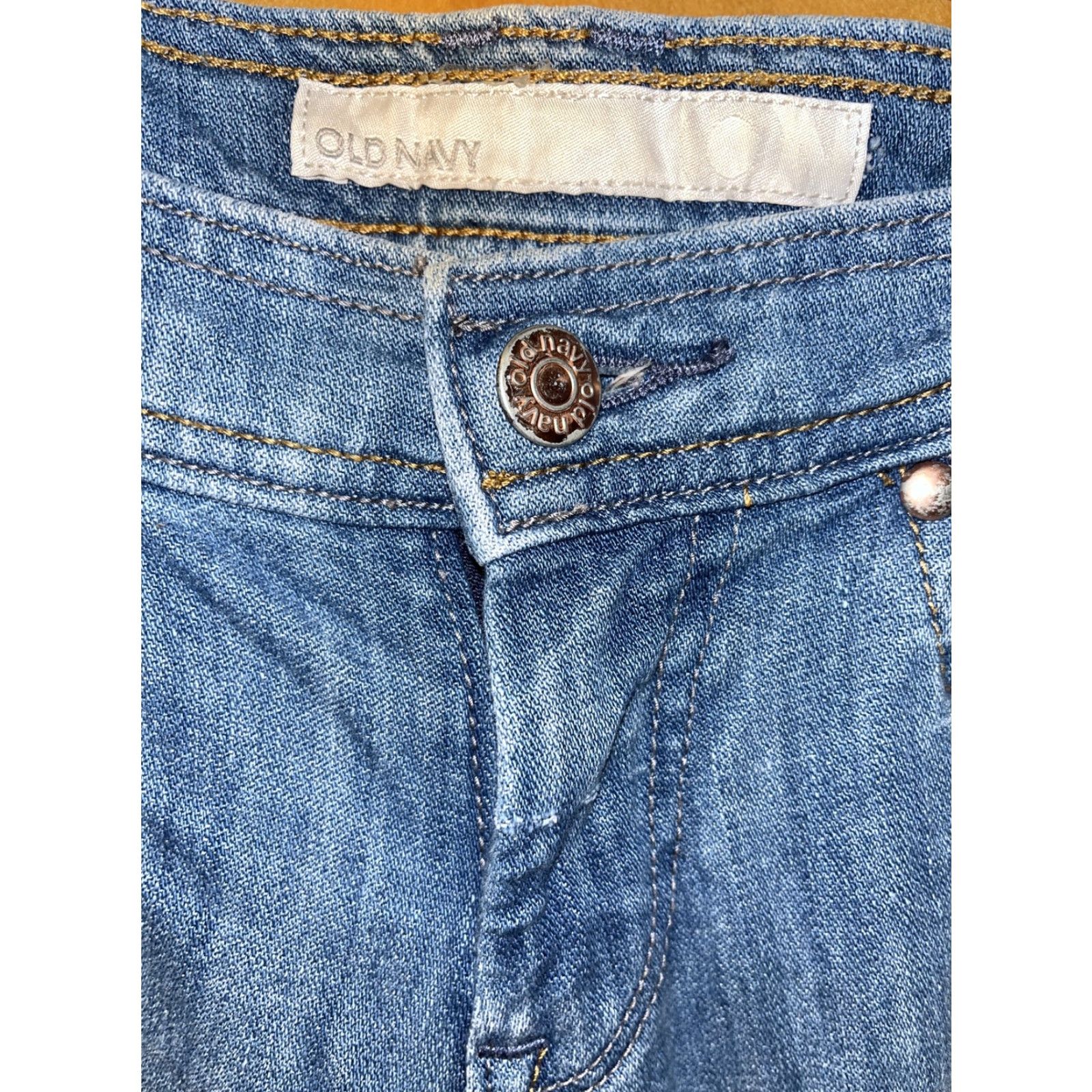 Old Navy Vintage Old Navy Lowest Rise Medium Blue Jean Size 0 Bermuda Shorts Size 25" / US 0 / IT 36 - 3 Thumbnail