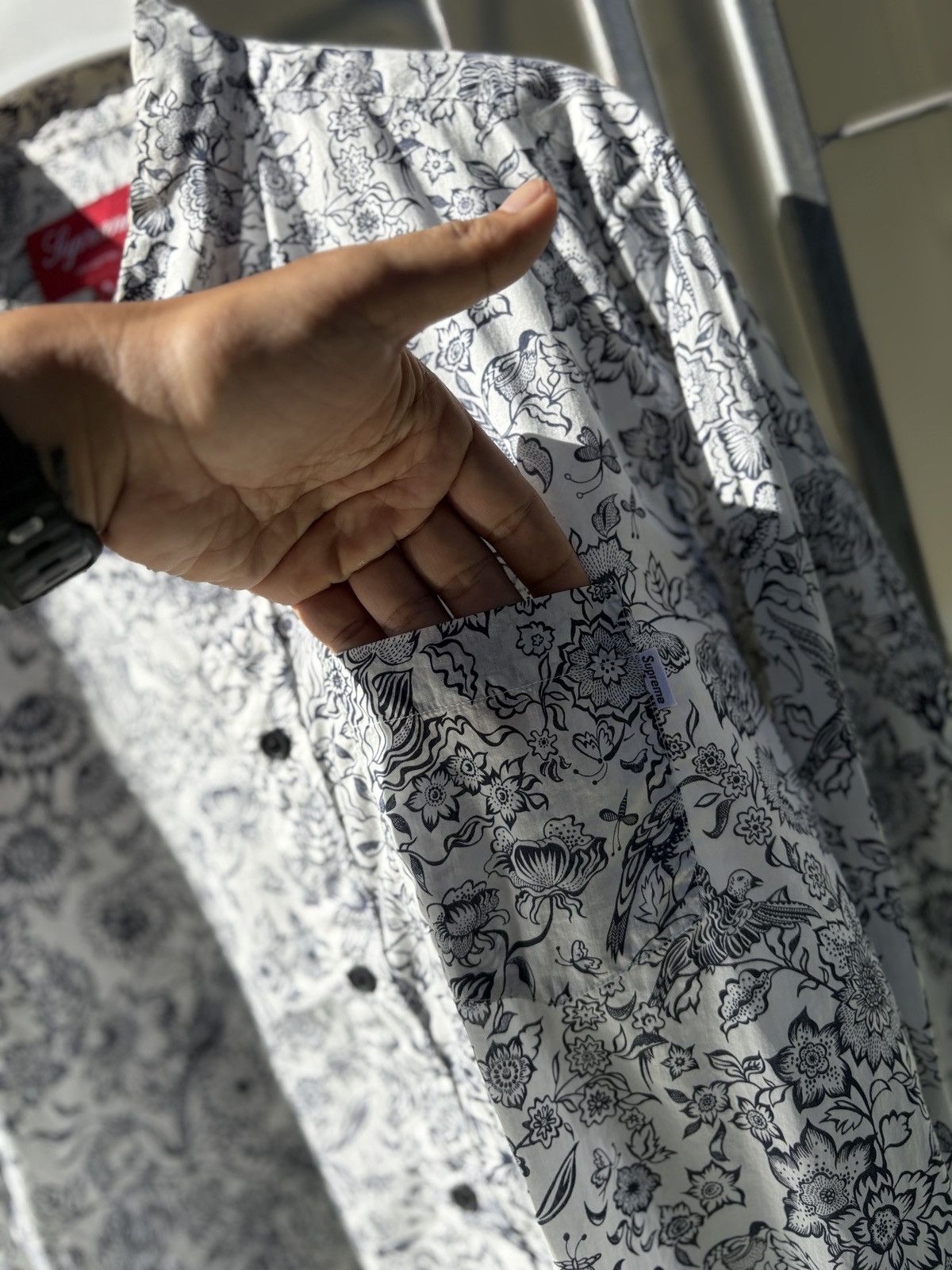 Supreme Supreme printed white shirt Size US S / EU 44-46 / 1 - 6 Thumbnail