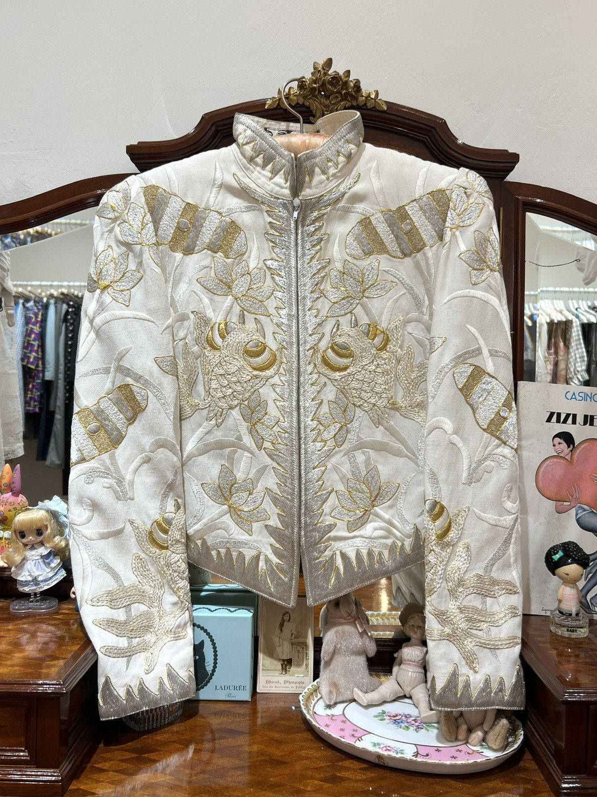 Kansai Yamamoto Kansai Yamamoto Cream Linen Jacket Gold & Silver Embroidery Size S / US 4 / IT 40 - 8 Thumbnail