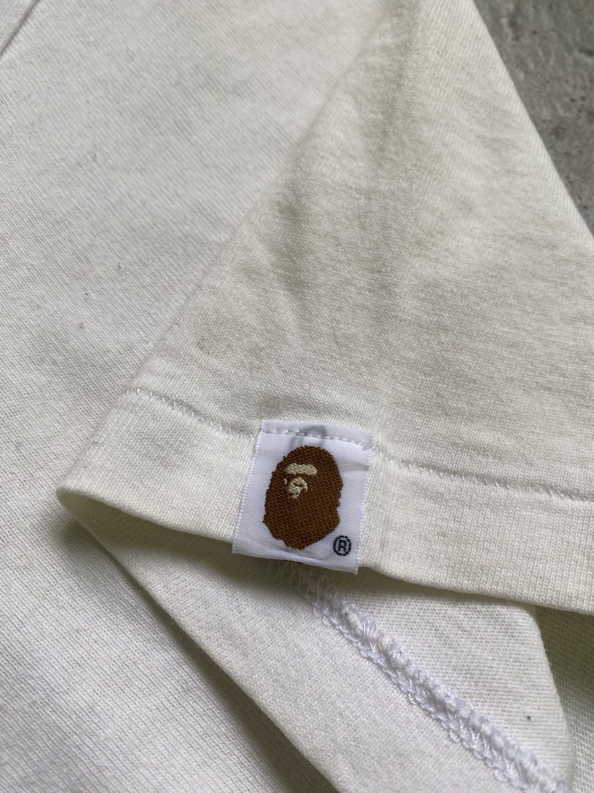Bape Vintage BAPE Manhunt A Bathing Ape Tee Nigo Era Size US M / EU 48-50 / 2 - 9 Thumbnail