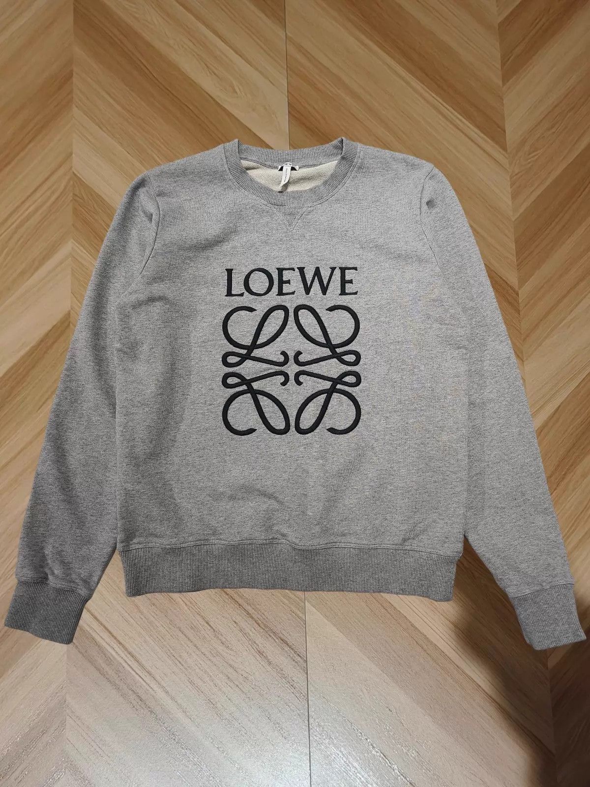 Loewe Gray Logo Print Long Sleeve Sweatshirt Size US S / EU 44-46 / 1 - 1 Thumbnail