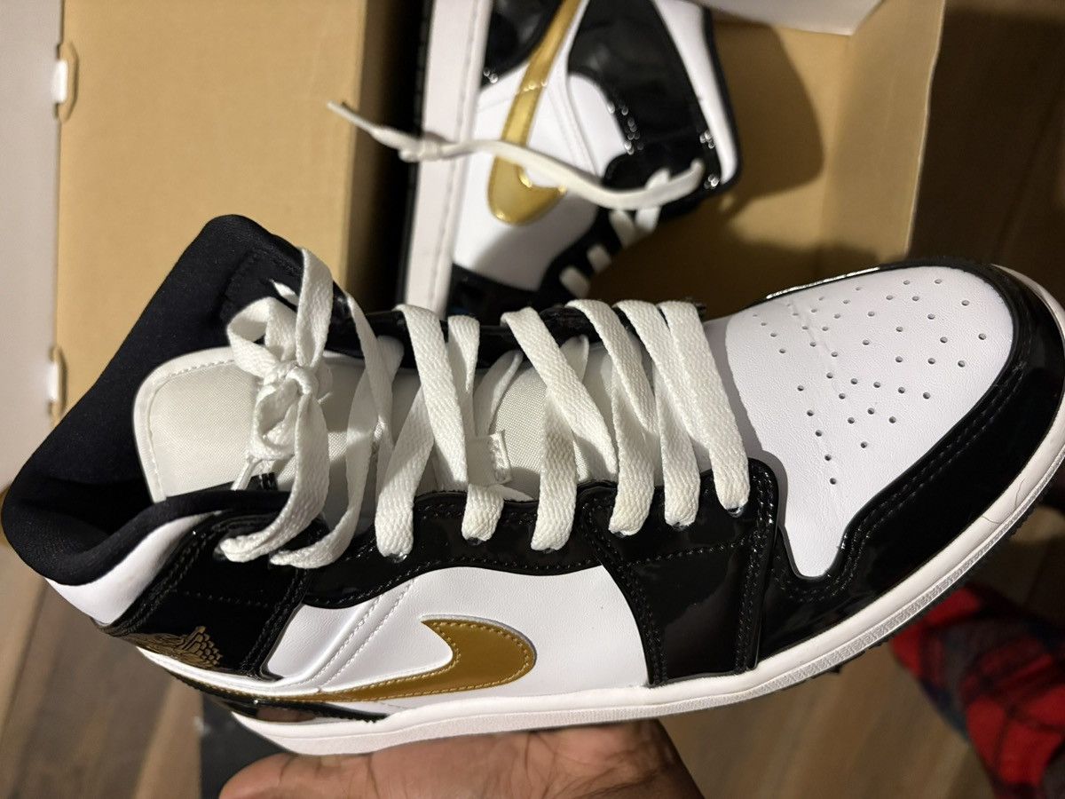 Jordan Brand Jordan 1s mid SE Size US 8 / EU 41 - 2 Thumbnail