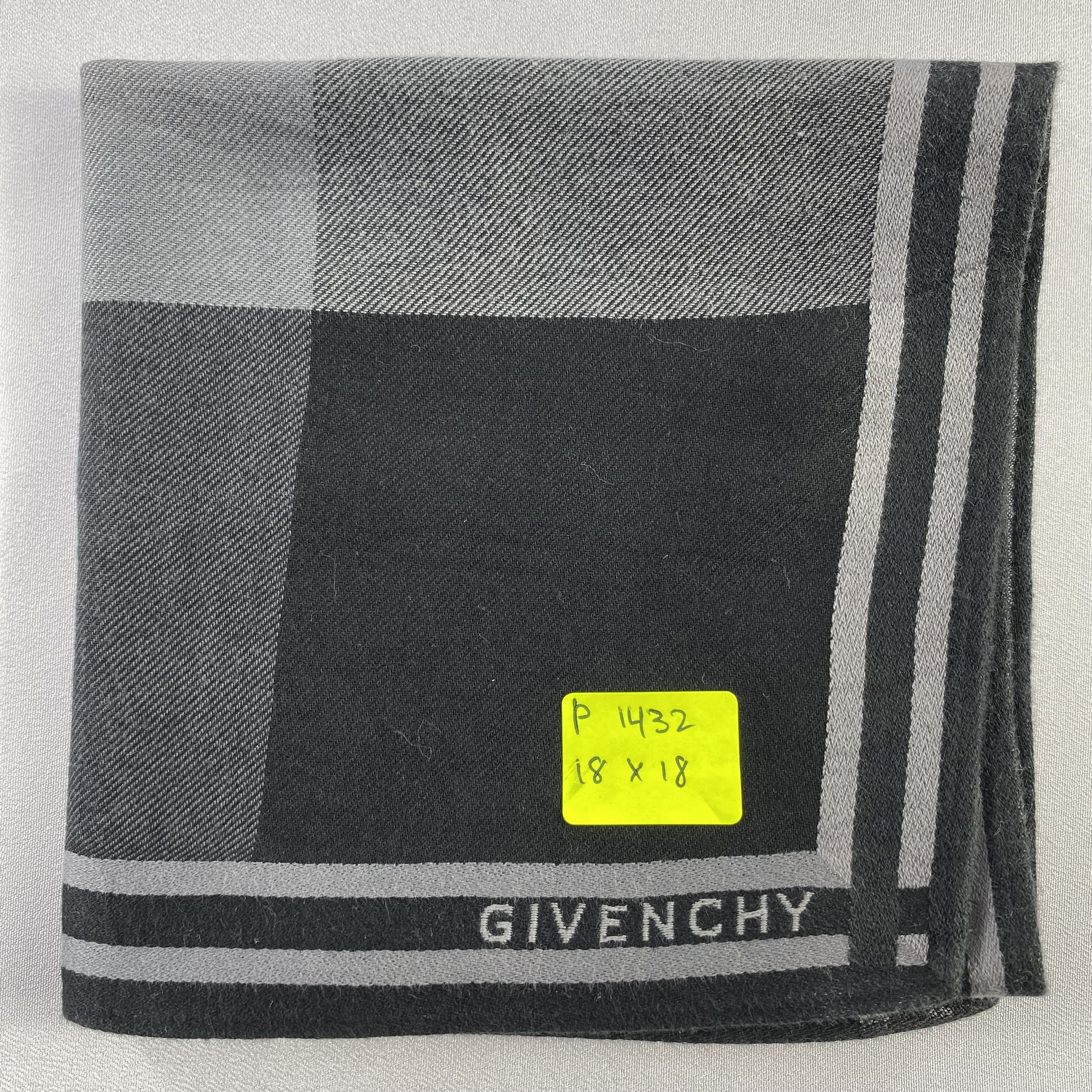 Vintage Givenchy Bandana/ Handkerchief / Neckerchief-P1432 Size ONE SIZE - 6 Thumbnail