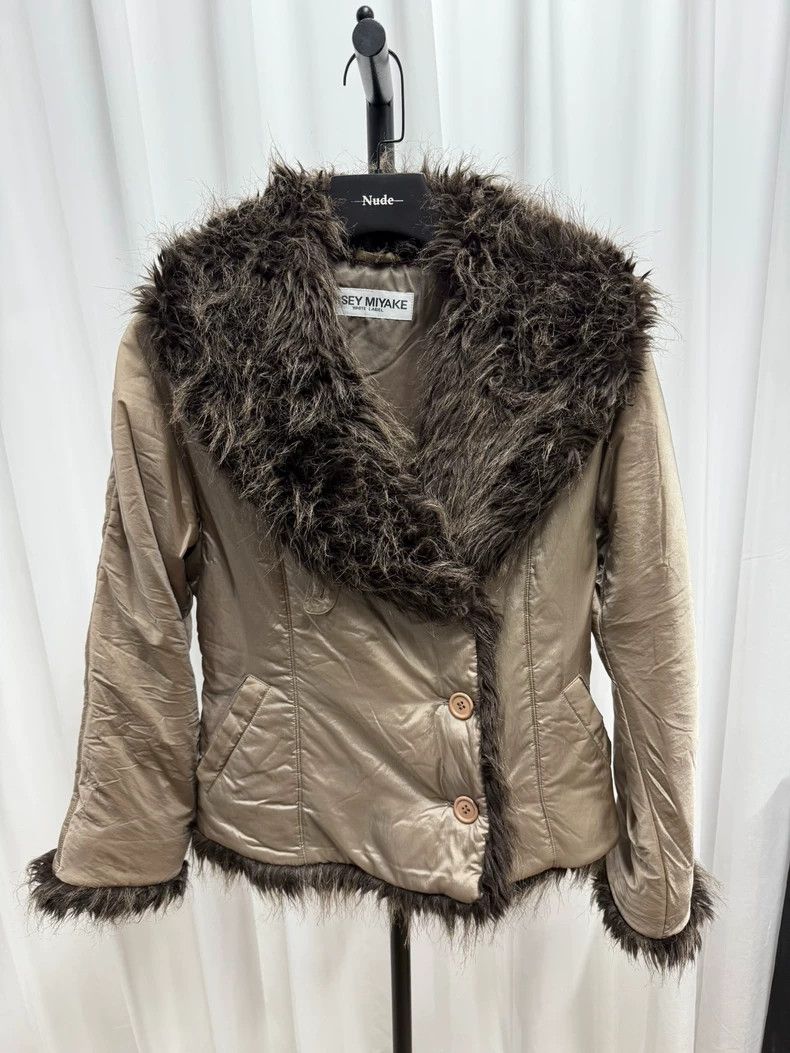 Issey Miyake Issey miyake Coat with fur collar and waist jacket 2505-Nex Size US M / EU 48-50 / 2 - 1 Thumbnail