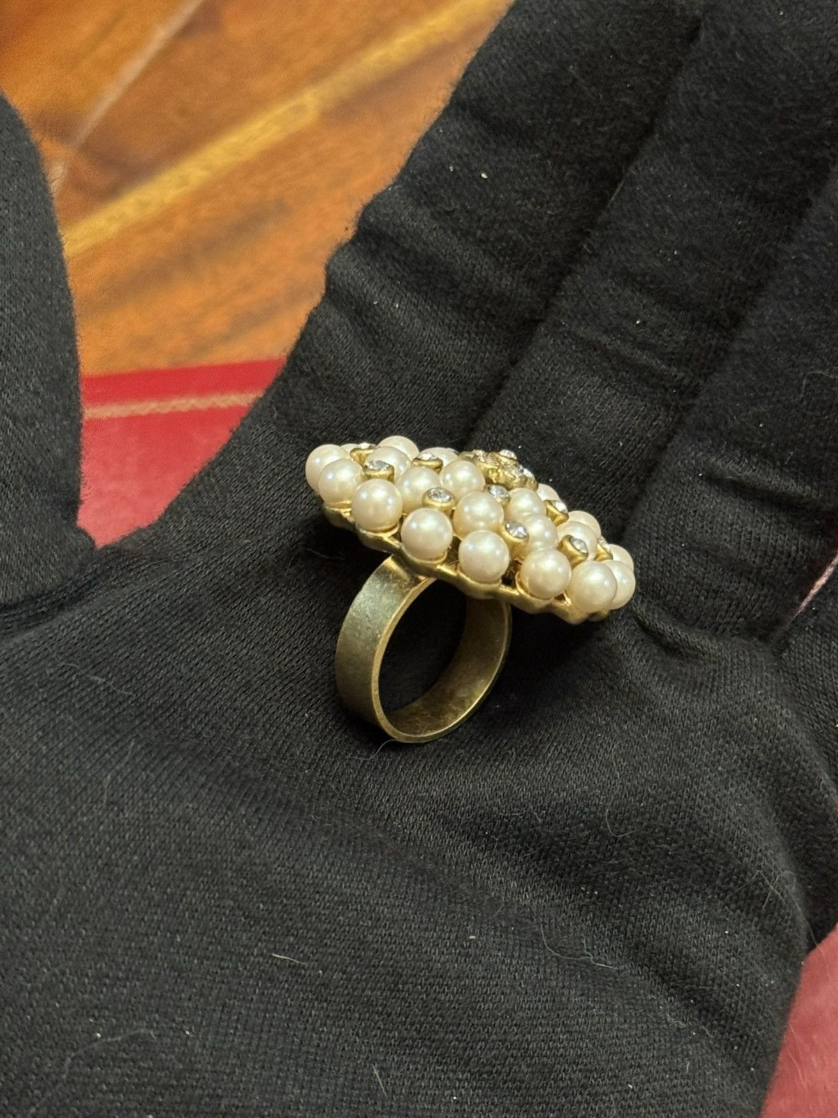 Vintage Vintage Costume Cluster Pearl Ring Size ONE SIZE - 1 Thumbnail