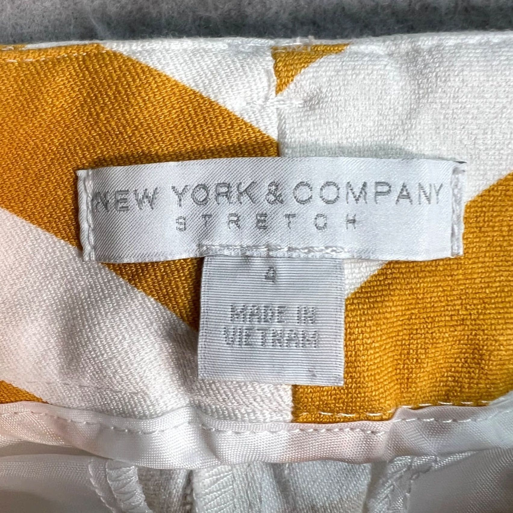 Vintage VINTAGE New York & Company Yellow & White Striped Stretch Pants Womens Size 4 Cropped Skinny Cotton Blend 26 in Inseam Womens Size 27" / US 4 / IT 40 - 3 Thumbnail
