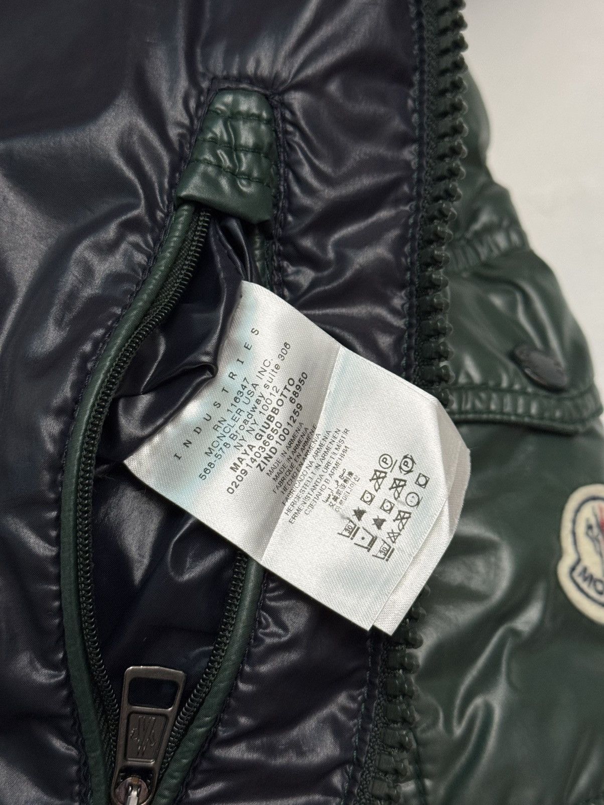 Moncler Moncler MAYA Size US L / EU 52-54 / 3 - 21 Thumbnail