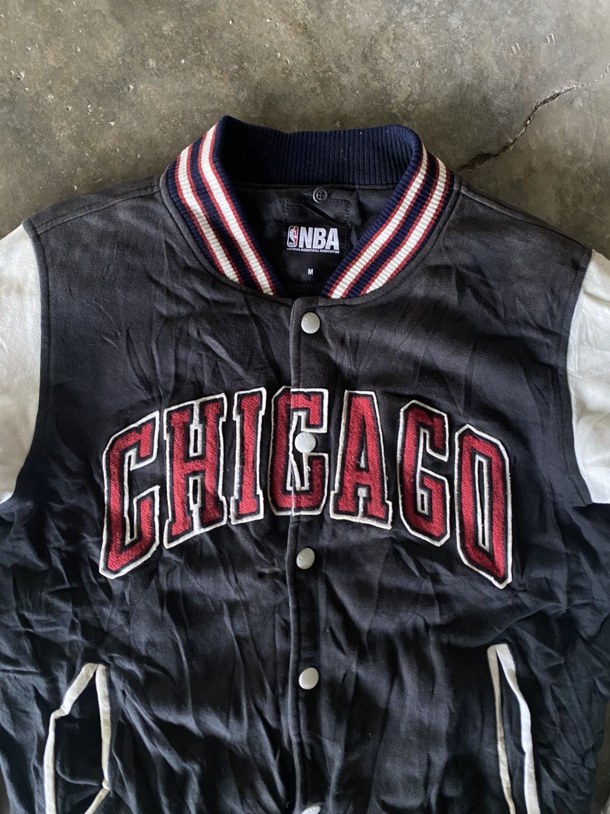 NBA VTG Chicago Bulls Backhit Bulls Varsity Jacket 🔥 Size US M / EU 48-50 / 2 - 9 Thumbnail