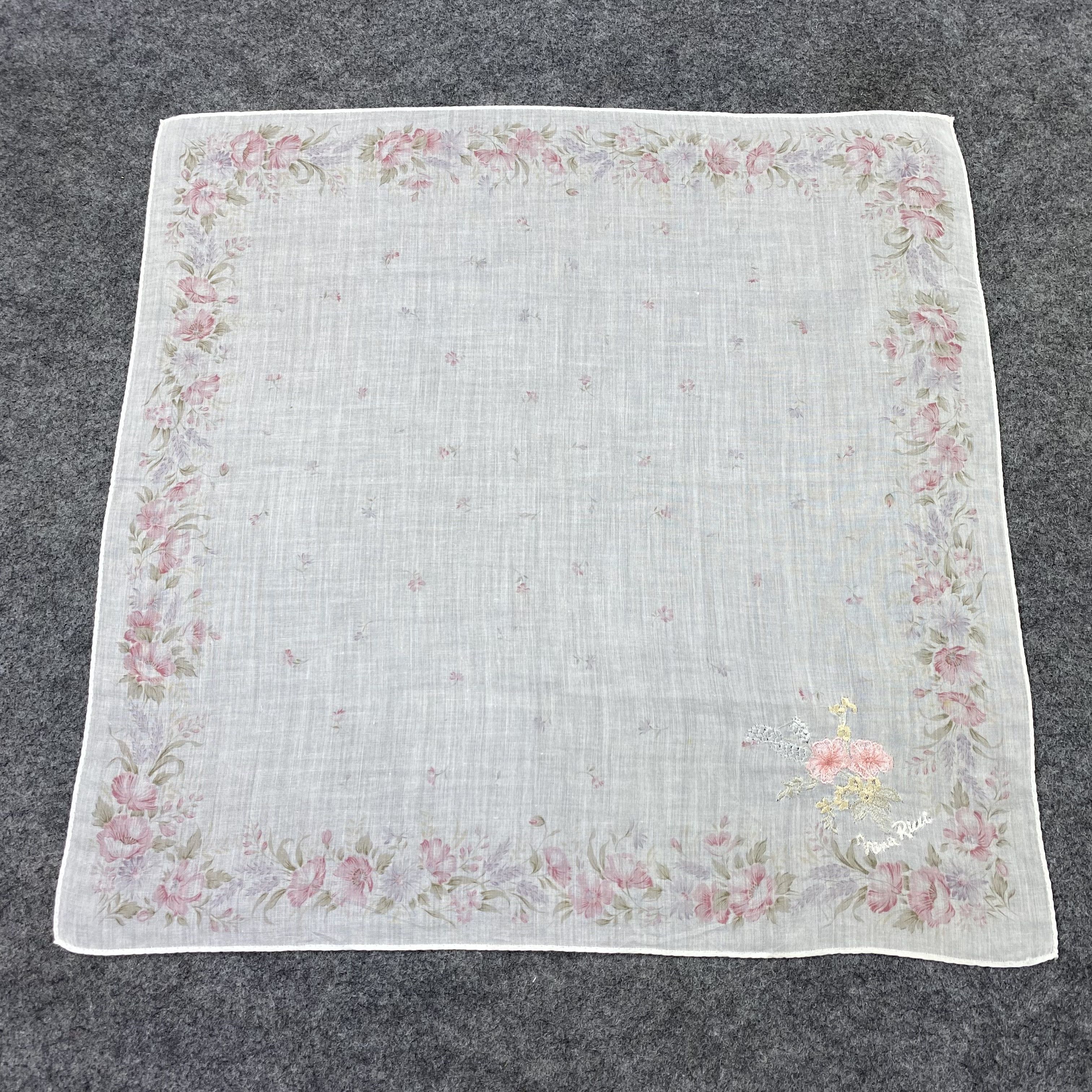 Nina Ricci Nina Ricci Handkerchief / Bandana / Neckerchief-B1542 Size ONE SIZE - 3 Thumbnail