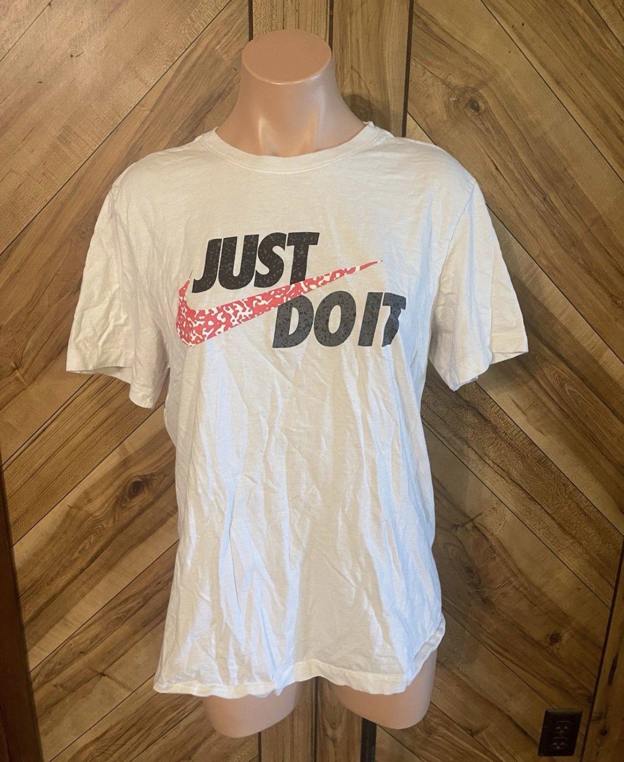 Nike Nike Just Do It Graphic Print Men’s Medium White T-Shirt Size US M / EU 48-50 / 2 - 2 Thumbnail