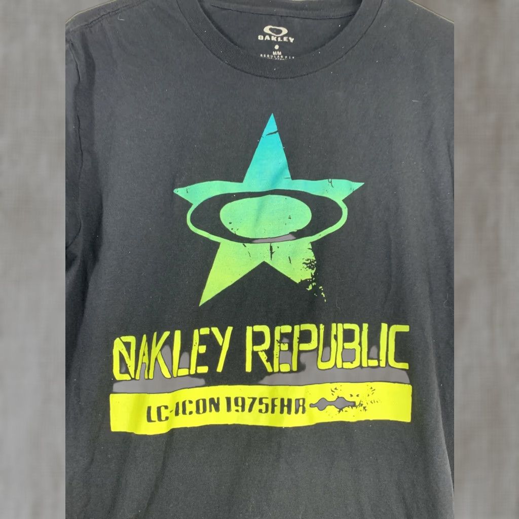 Oakley Oakley Men T-Shirt Regular Fit Black Cotton Short Sleeve M Logo Graphic 20” Chest 21” Length 9” Sleeves Size US M / EU 48-50 / 2 - 1 Thumbnail