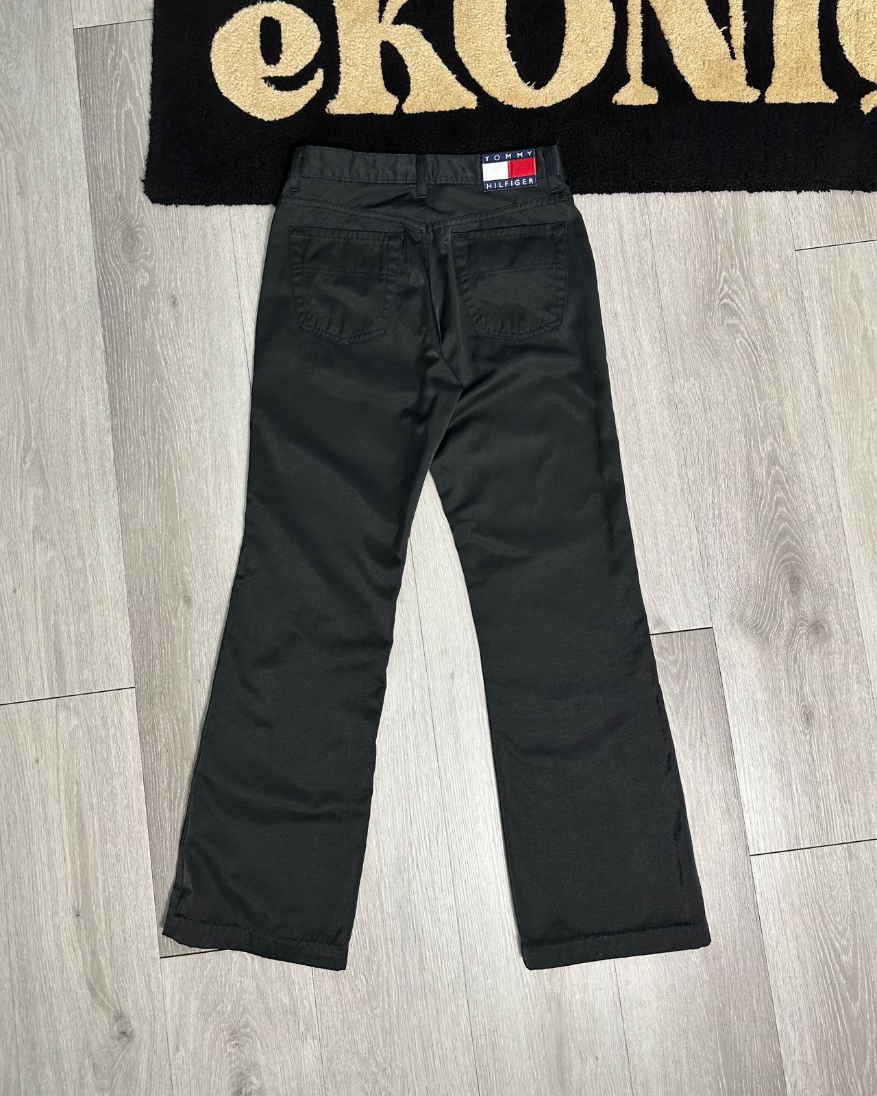 Tommy Hilfiger Vintage Y2K Tommy Hilfiger Black Straight Leg Jeans - 28x30 Size US 28 / EU 44 - 1 Thumbnail