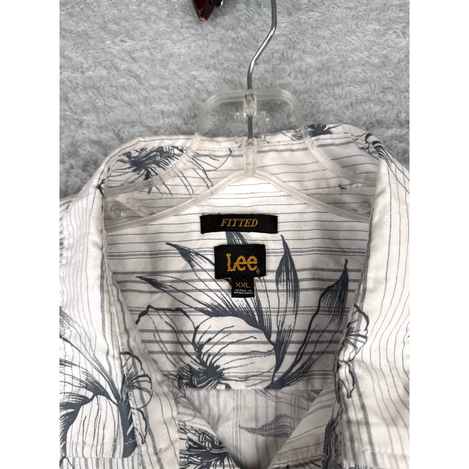 Lee Lee Shirt Men 2XL White Fitted Button Up Cotton Hawaiian Floral Short Sleeve Pinstripe Beach Vacation Aloha Resort Size US XXL / EU 58 / 5 - 7 Thumbnail