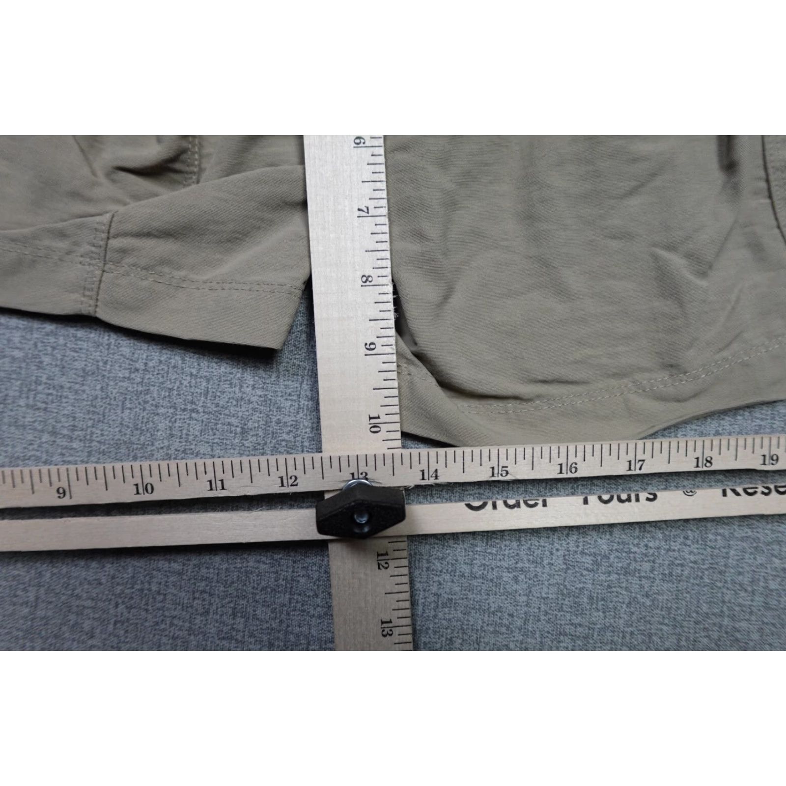 The North Face The North Face Men's Short 30 Beige Nylon Hiking Lightweight Cargo Pocket Outdoor style Athletic Modern Beige Size US 30 / EU 46 - 3 Thumbnail